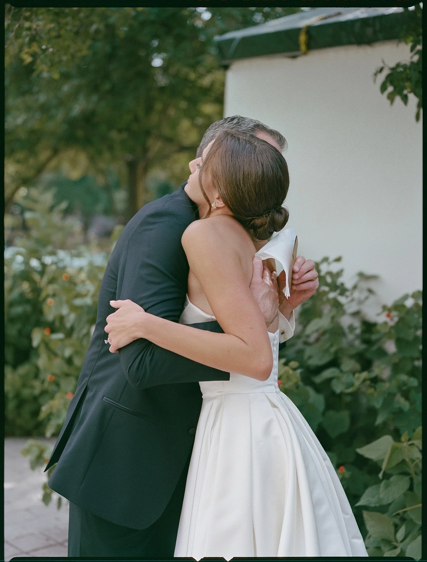 Delivered the McIntosh gallery last week, and my fall/winter season starts this weekend! Cannot wait to celebrate all my sweet couples over the next couple months! Best job in the world. 💌🎞️❣️🍂