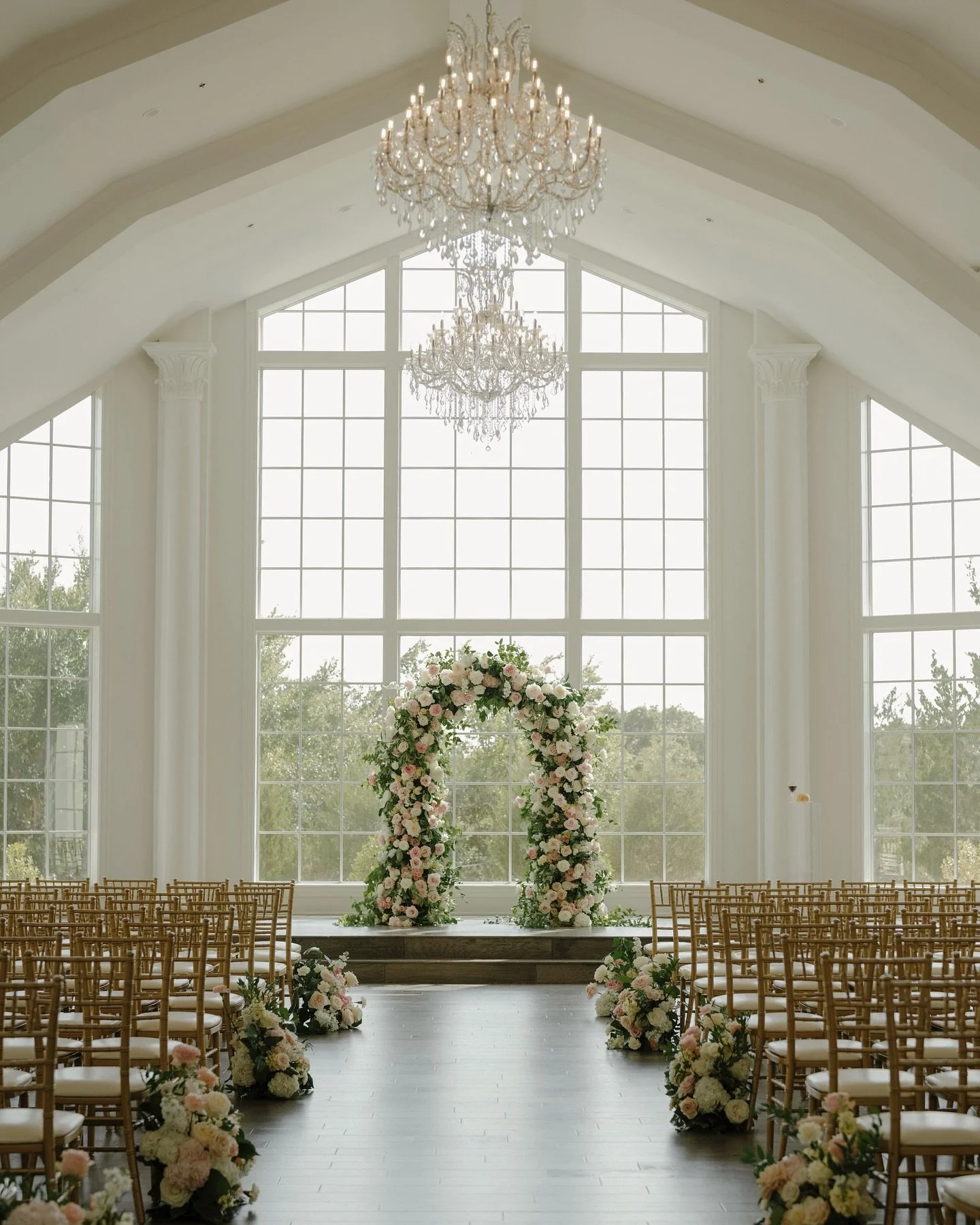 pretty in pink 🩰🕊️🎀🌷🎞️