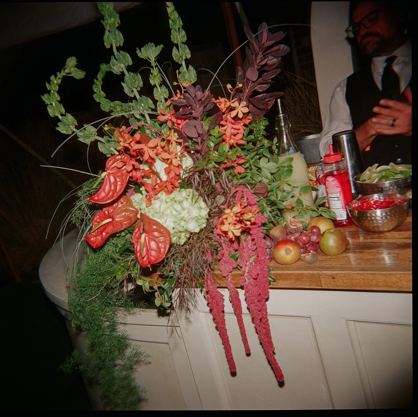 Under the string lights, my favorite time of night 🕺🏻🎞️❣️

@windemerefarmweddings @kmwevents @glambynanie @prettyandposhflorals @laperaaustin @bonitabrides @hillcountrydancefloors @premiereeventstx @terravistastrings @ruiz_cigarsandrollers @mariac