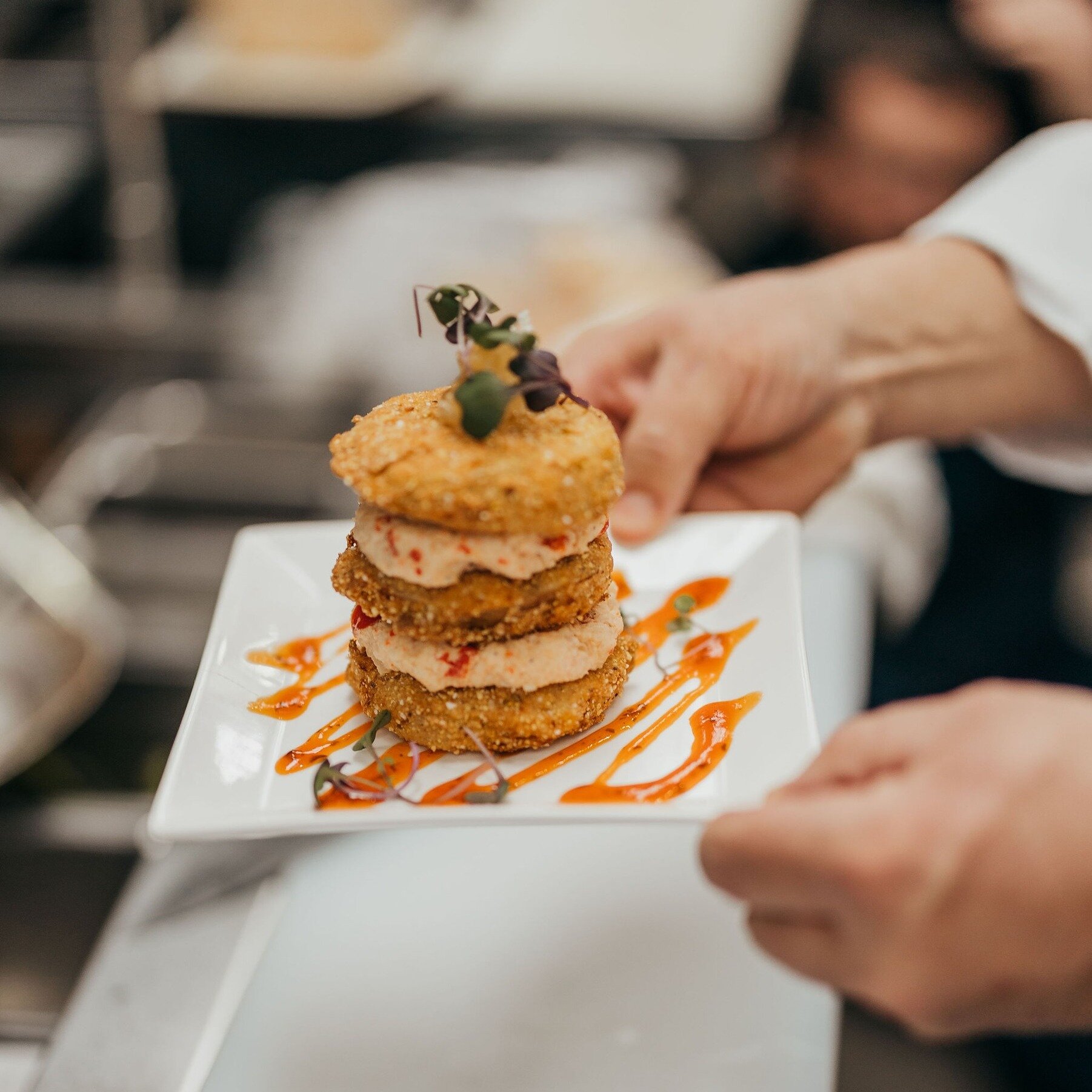 So we wanna know, what's your favorite thing on our menu? Anything you'd like to see return?

#southerninnrestaurant | #southerninnlexingtonva #southerncomfort #southerndining | #finedining | #lovelexva