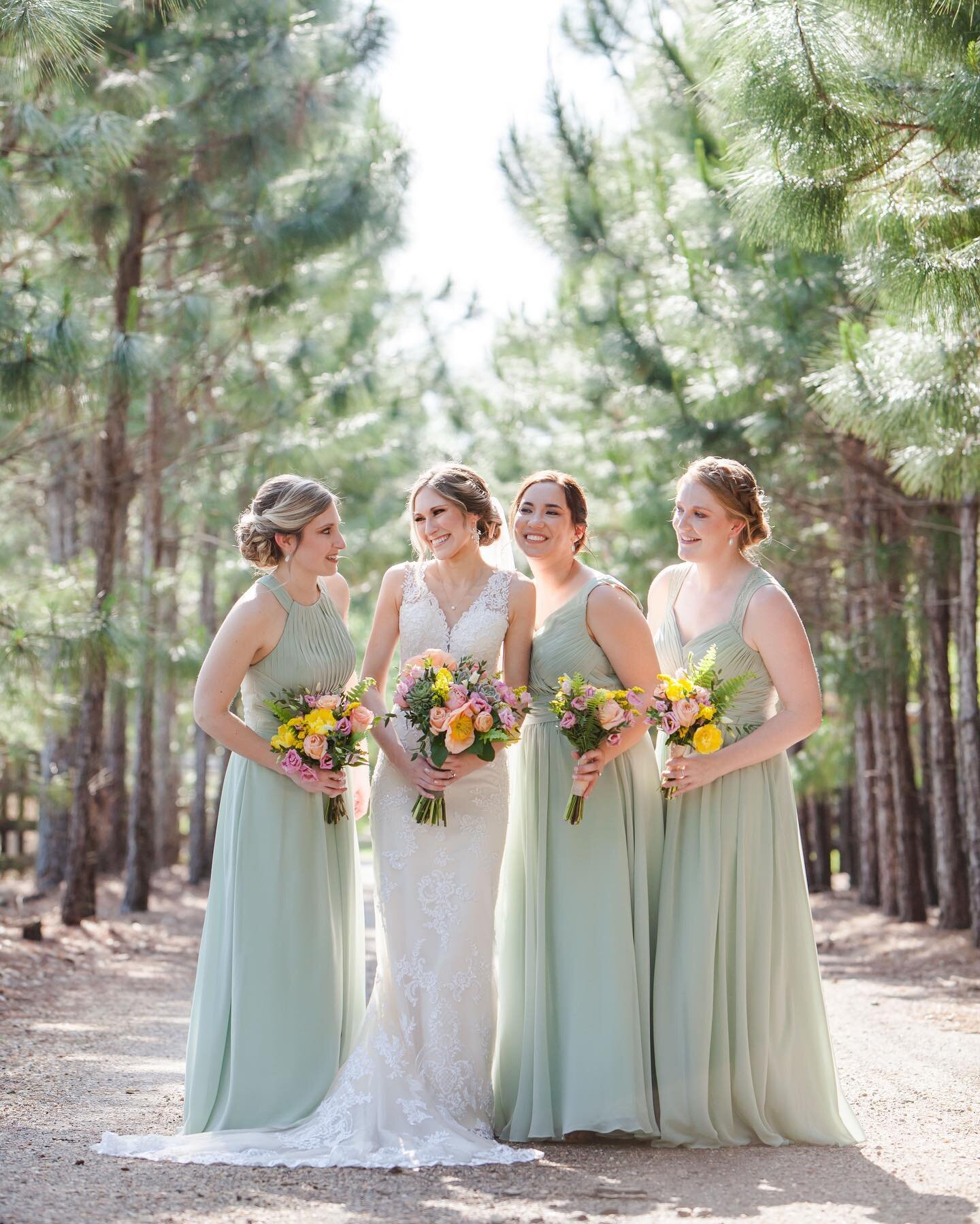 Watching the bond between this bride and her beautiful bridesmaids was a true highlight of the day 💕 So glad to have captured these memories for them to cherish forever! #weddingphotography #bridesmaids #bridetribe