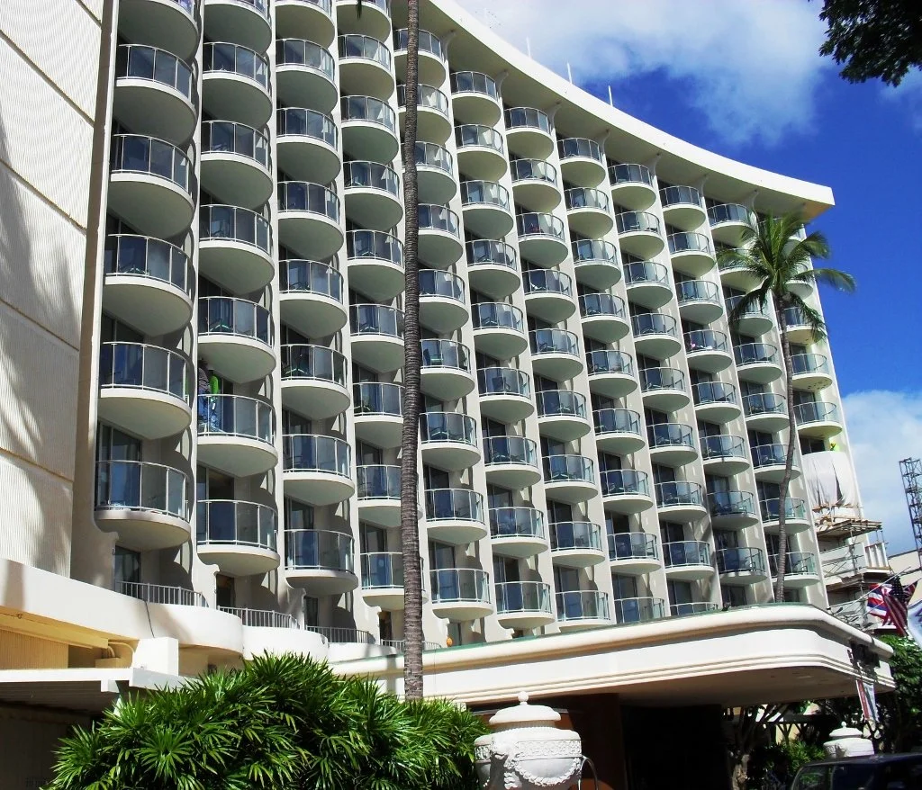 Maui Westin - Glass Paneled Rail.jpg