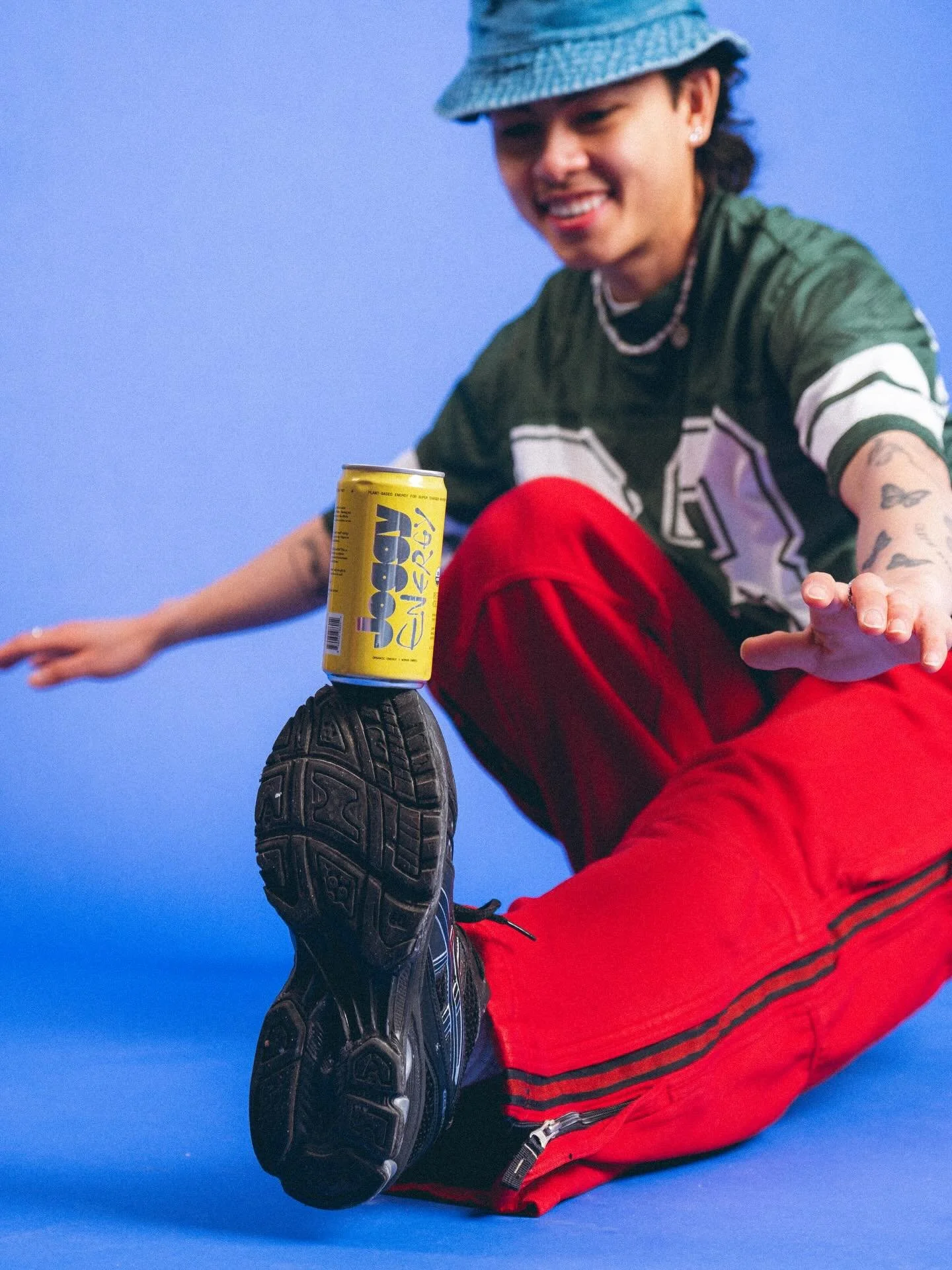 Shooting photo campaigns for brands that never hired me pt.4 @getjoggy 

Got a little weird on this one &amp; had a blast going crazy with the posing and outfits + colorrsss 🕺🏼

Here&rsquo;s how they turned out! Which ones are your fav?

CREW:
- Ta