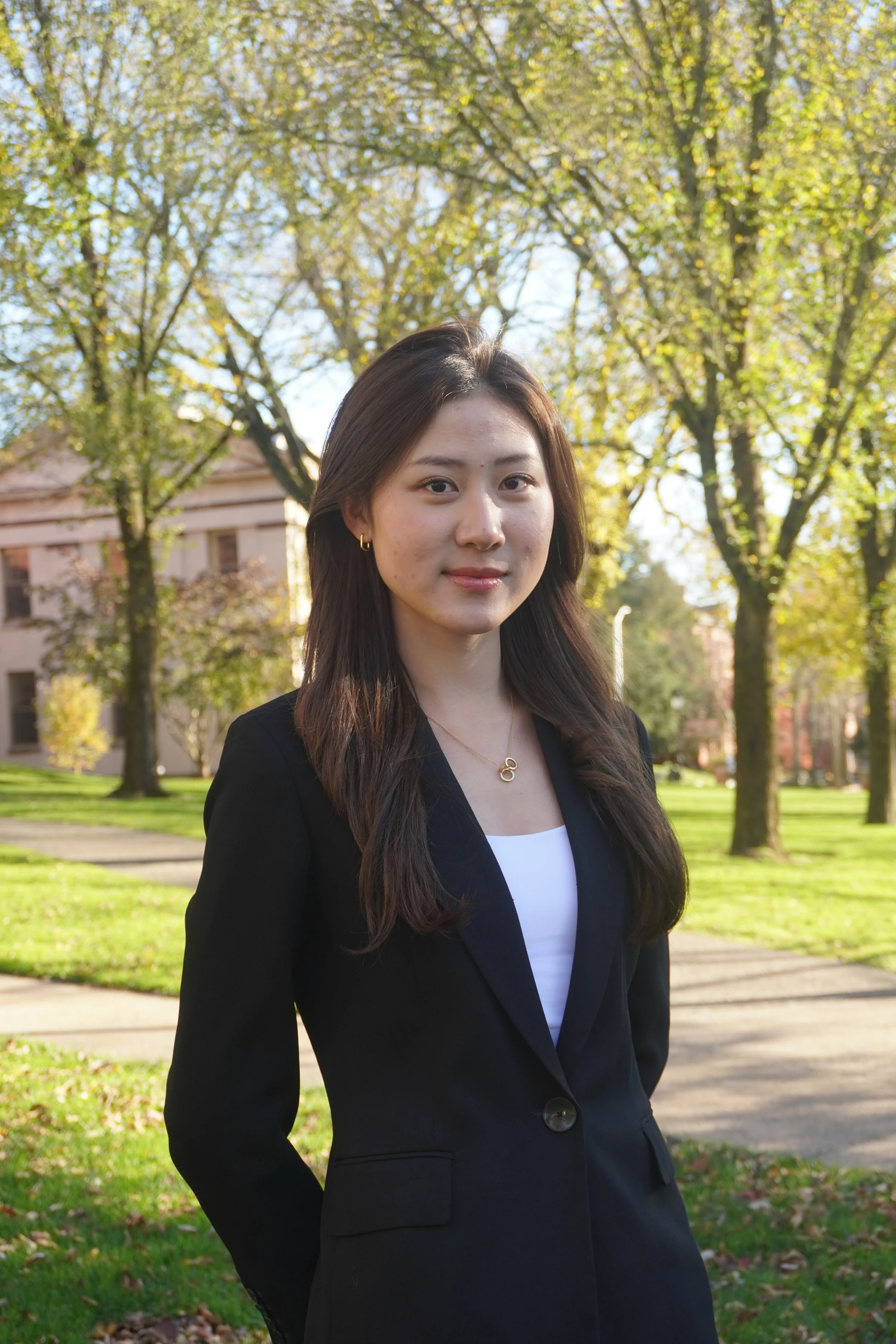 Izzy Wei / Panel Director