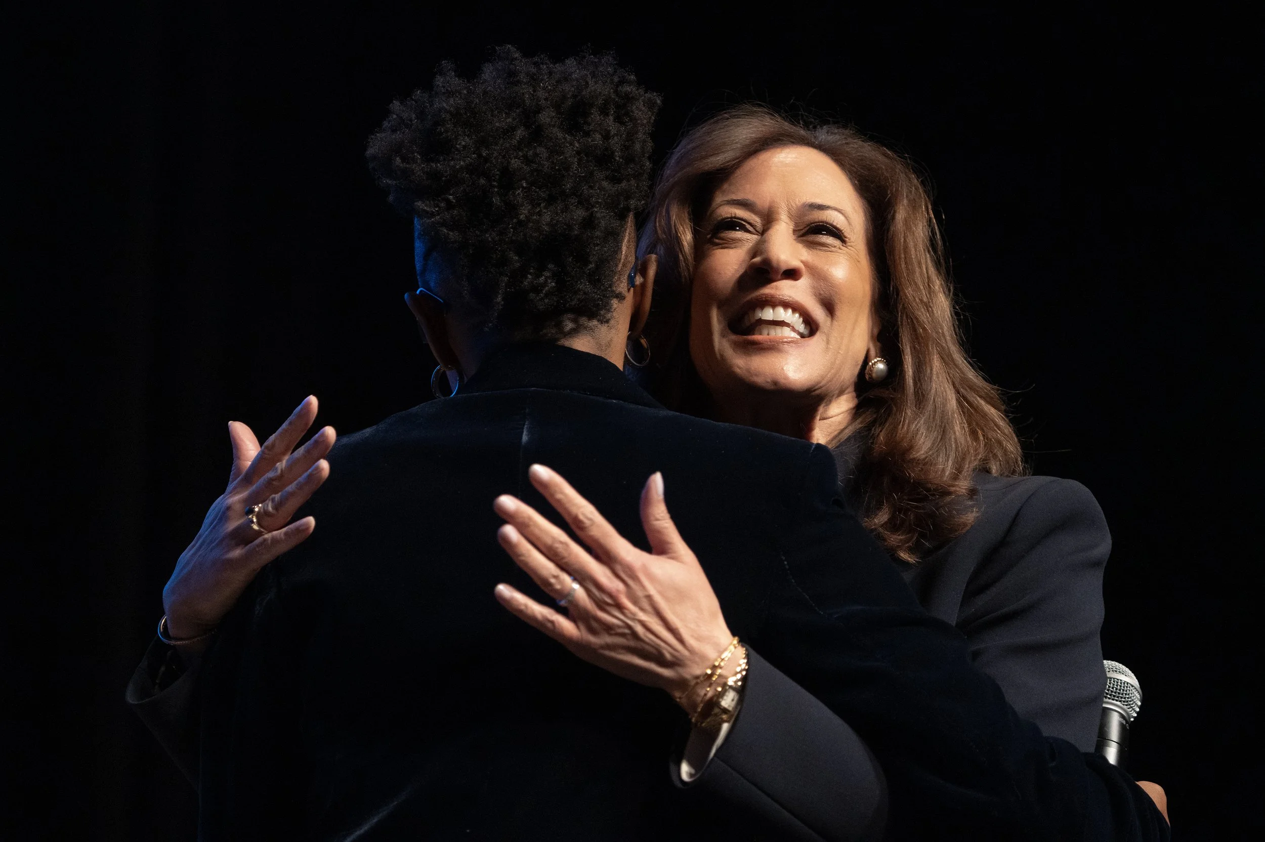 88188022007-11426-kamala-harris-tcl-lw-02.JPG