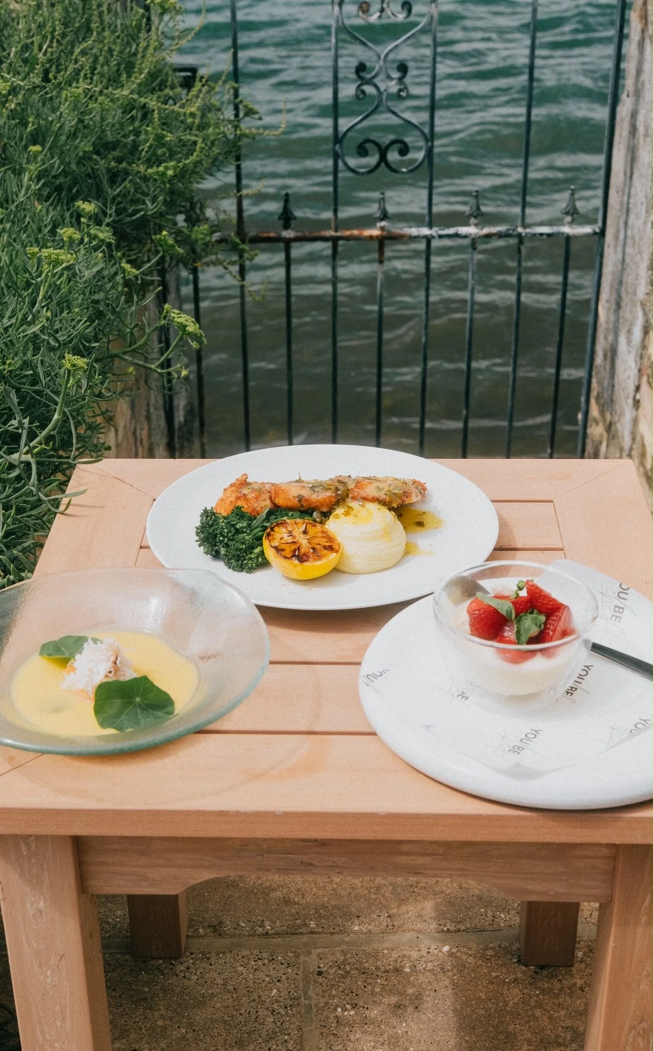Seasonal YouBeChef menu with chicken, vegetables and panna cotta