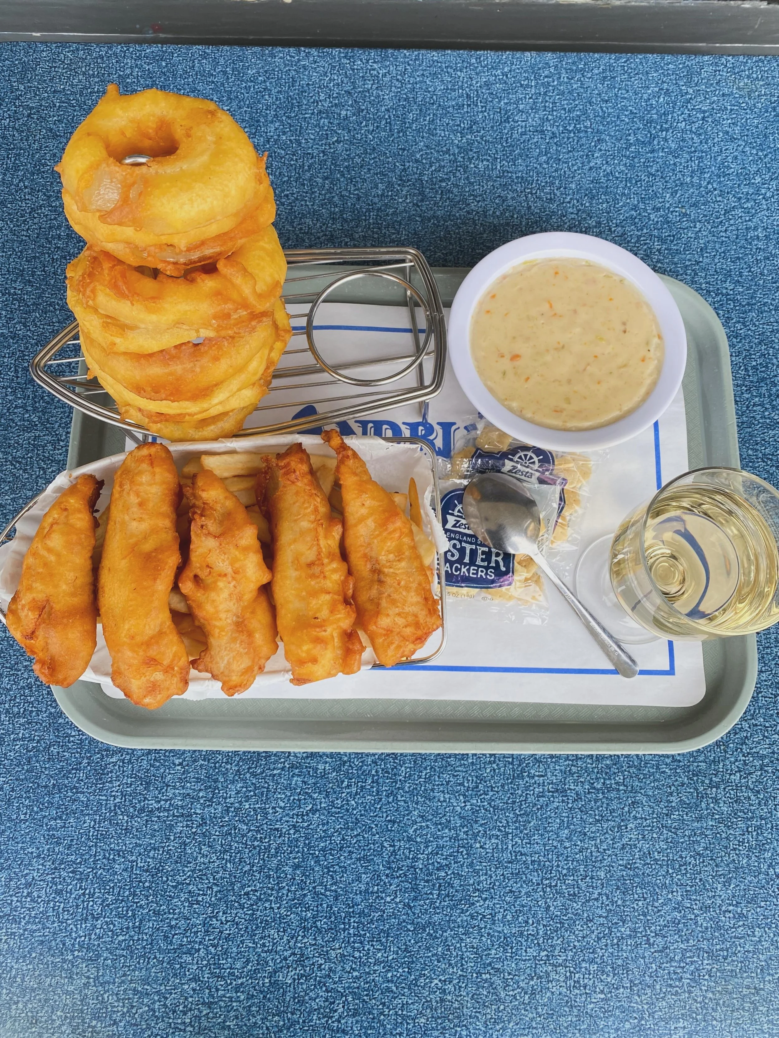 After a day at the Strawberry Festival, unwind by the water with fresh seafood, clam chowder, and harbor views! 🌊