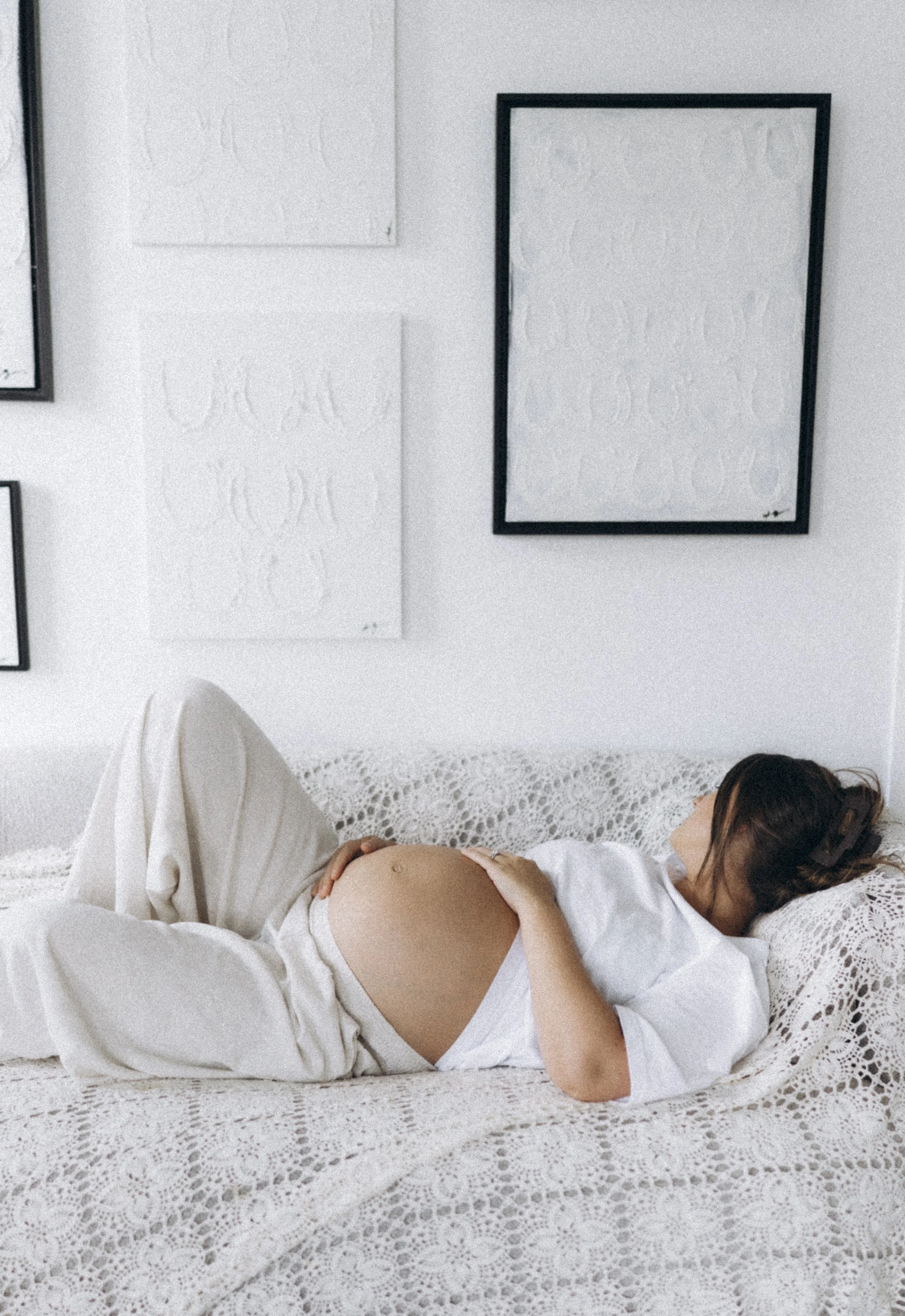 Meagan’s Cozy Bright Studio Maternity Session in Leander Texas