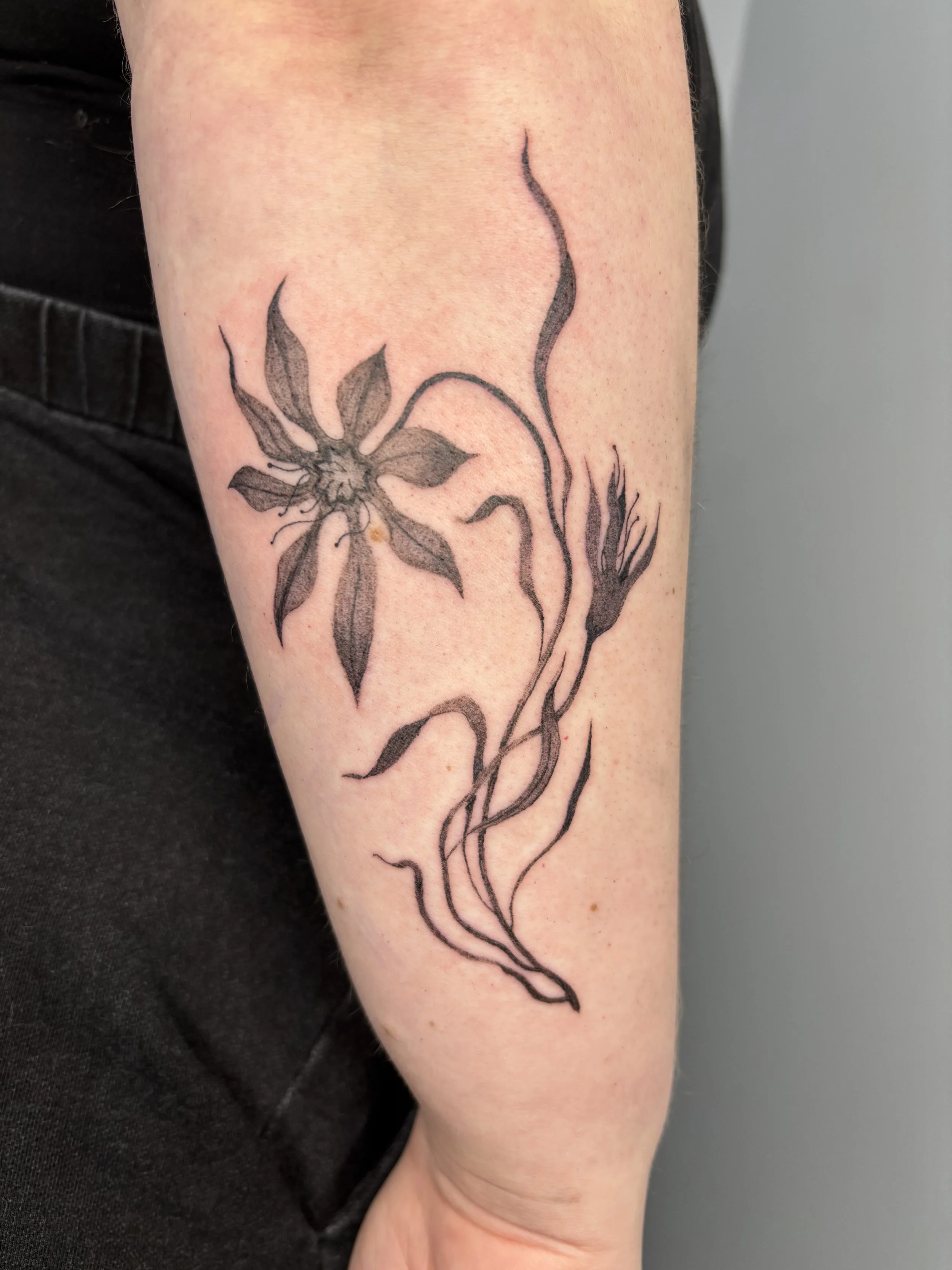 Tattoo by Mayra @lunarlarcenist