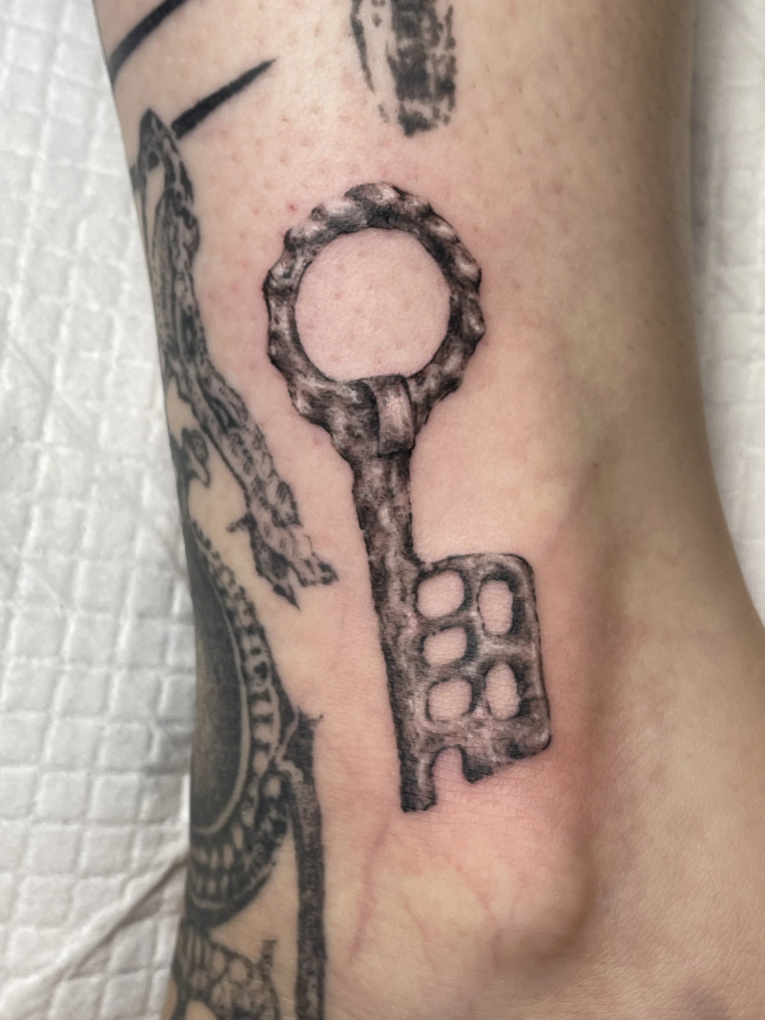 Tattoo by Valentine @art4yourskin