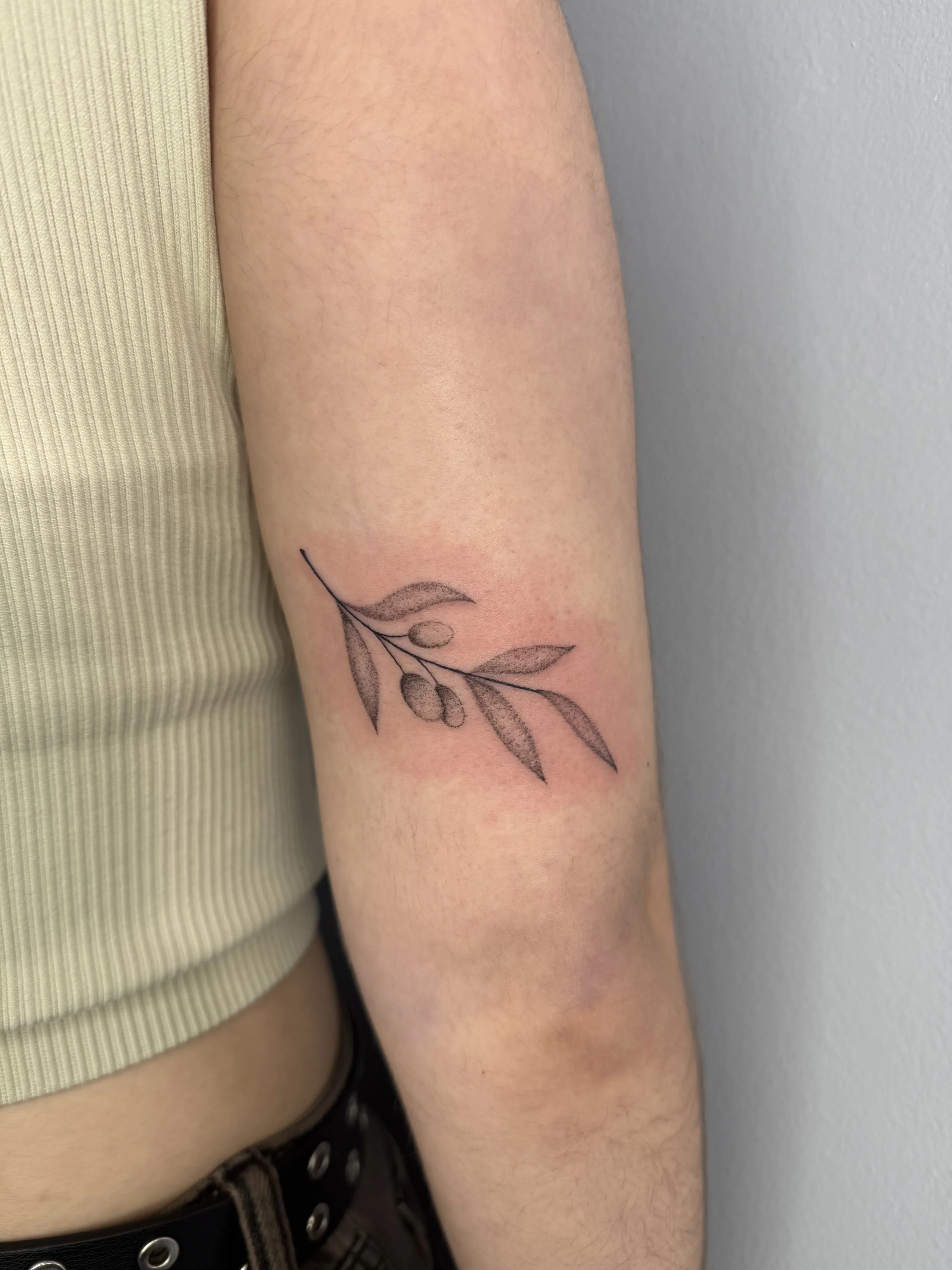 Tattoo by Danielle @electric_kitten_tattoo