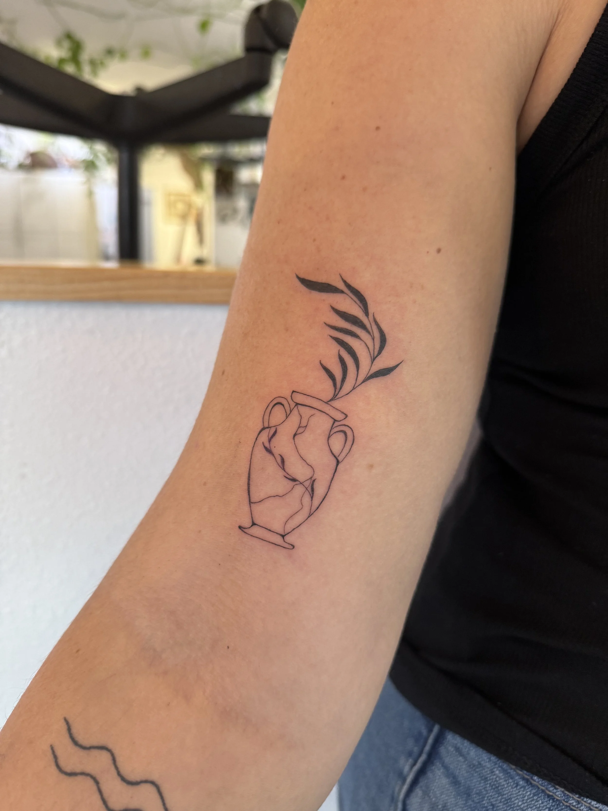 Tattoo by Danielle @electric_kitten_tattoo