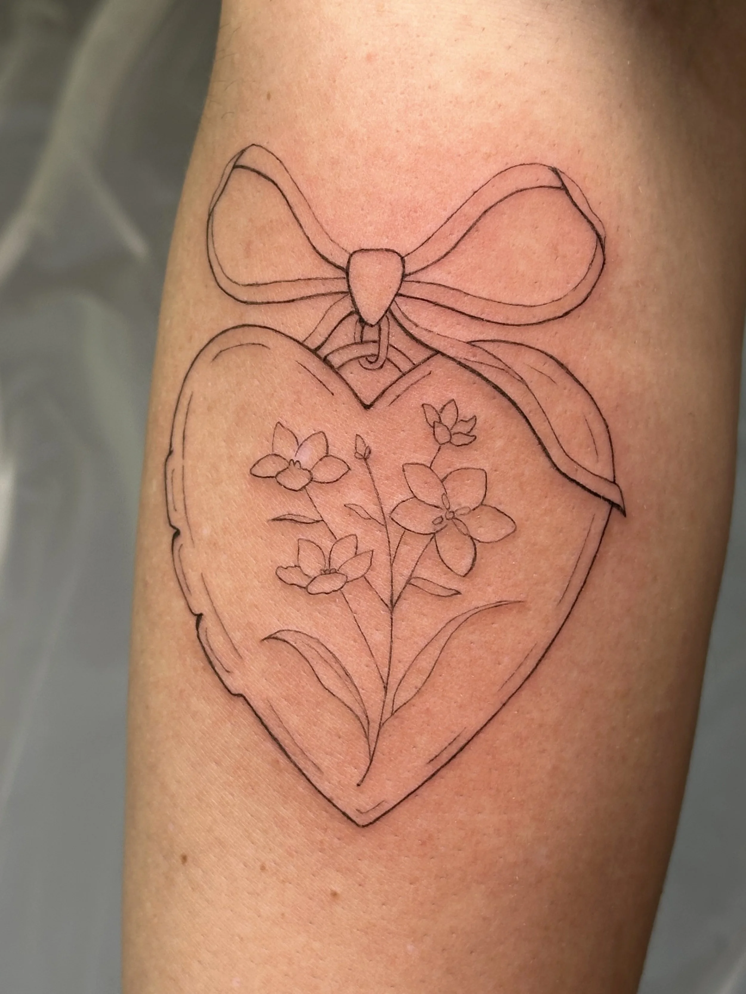 Tattoo by Elle @ellesparksstudio at Birdhouse Tattoo Portland, Oregon