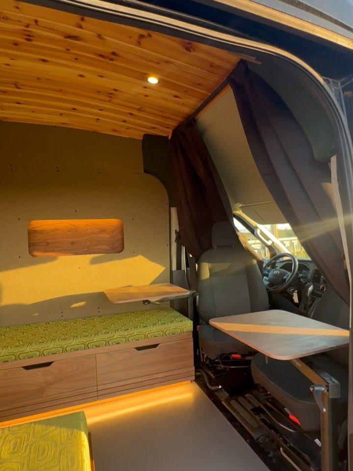 Tried something totally new on this one&mdash;different materials, different colors, and a whole new vibe.
And honestly? We&rsquo;re so excited about how it came out. The clients are too. 🙌
Simple build, simple humans, big gratitude for the amazing 