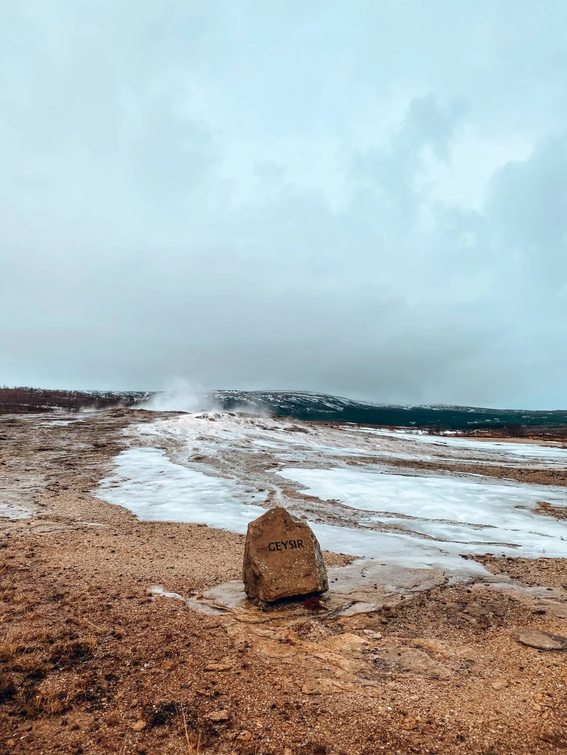 island mit kleinkind geysir.jpg