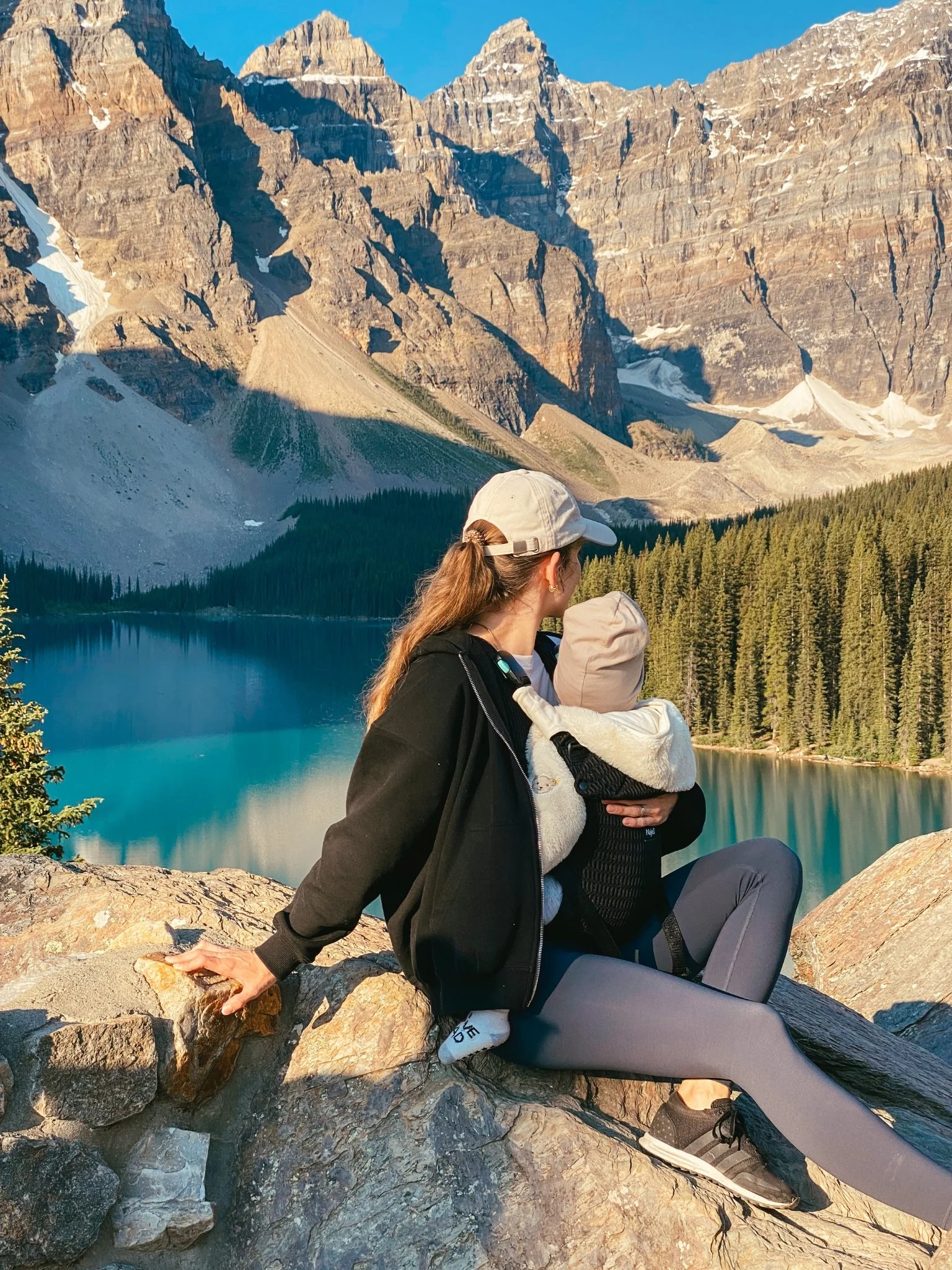 Najell Easy beim Wandern während des Roadtrips durch Kanada