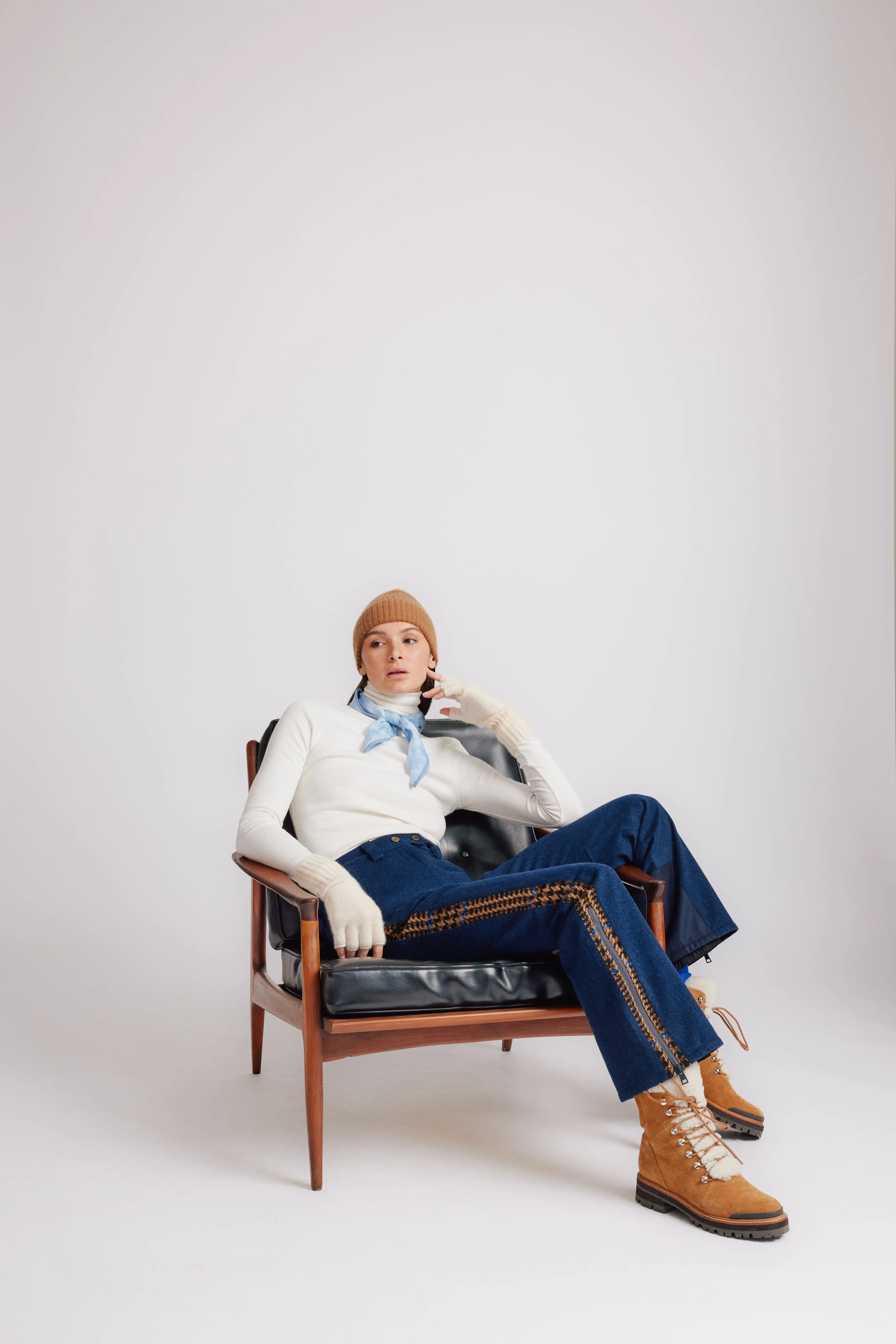 Loro Piana Navy  1763.jpg
