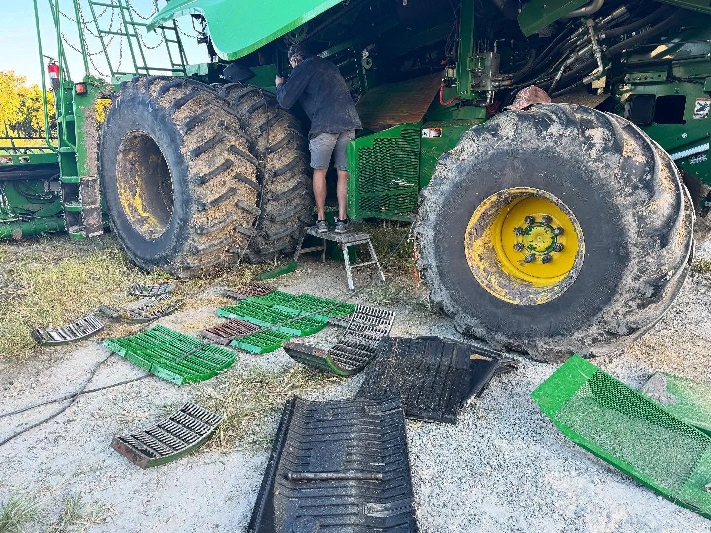 &ldquo;Hey Al, remember that time we had to rebuild the entire guts of the combine in the middle of rice harvest?&nbsp;&nbsp;&nbsp;That was fun!&rdquo;
