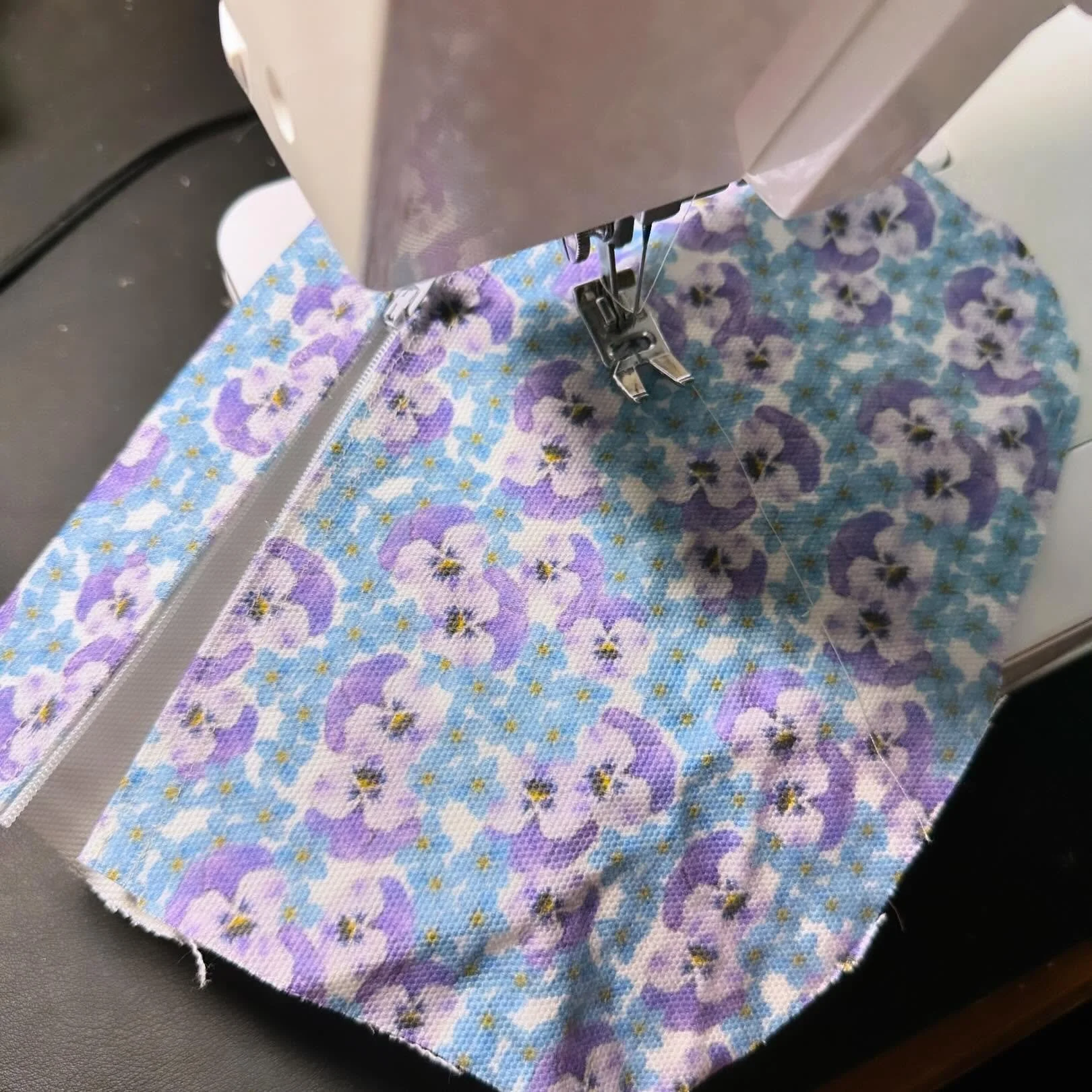 Working on a new little something this weekend! ⁣🩵💜
⁣
#art #watercolor #paintingoftheday #languageofflowers #princetonvelvetouch #flowers⁣⁣⁣⁣⁣⁣⁣⁣⁣⁣⁣⁣ #magic #choosehappy #seamstress #textiledesigner #forgetmenot #pansy