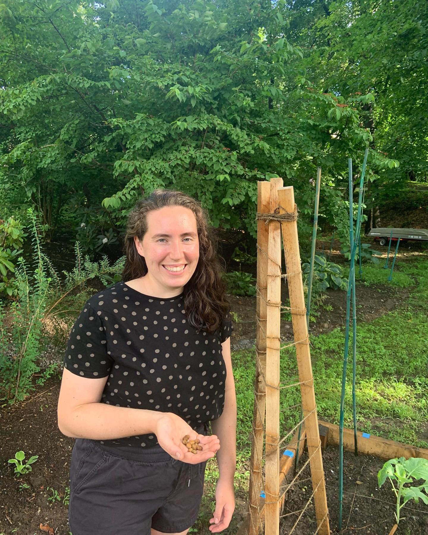 Former Food Studies grad student Siobhan O'Flaherty joined the NYU Seed Library in 2020. As part of her seed story journey, she interviewed family members and uncovered a treasure trove of old photos. 
 
She says: &ldquo;I was most interested in trac