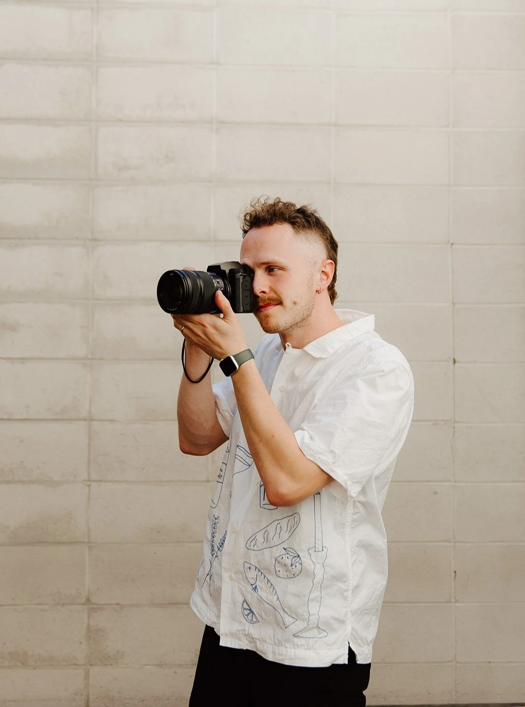 Hi, I&rsquo;m Daniel! Self-proclaimed hype-man, therapist, dad-joke-teller, overall vibe-setter. Whatever you need to keep the good times rolling, I got you. 

My heart is to serve you, and create beauty, impact, and something that we&rsquo;re both p