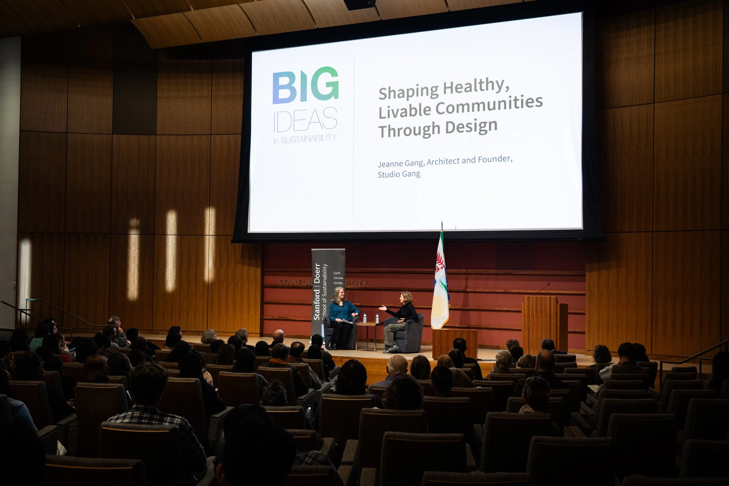 Prof. Billington holds fireside chat with Jeanne Gang 
