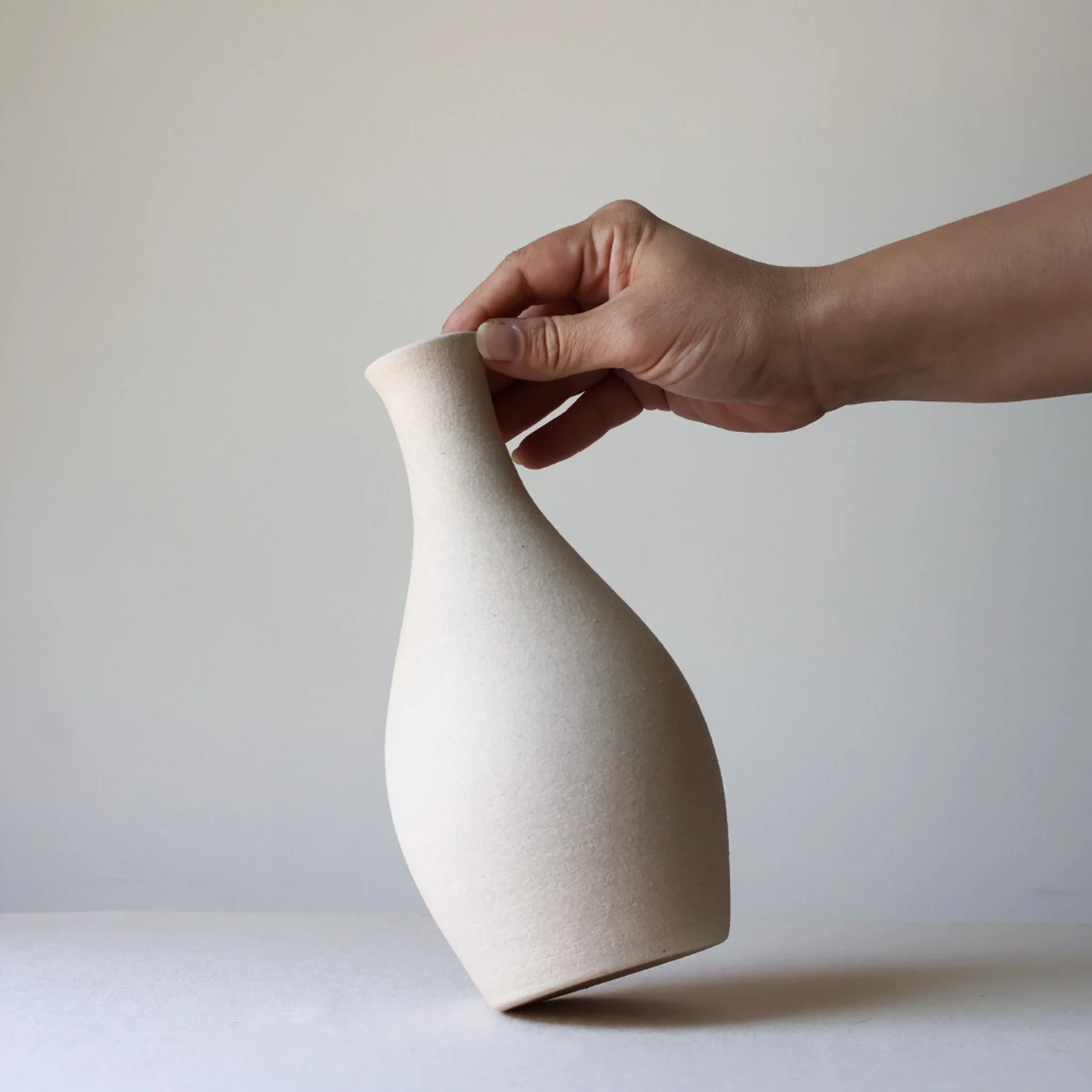 porcelain-stoneware-bottle-vase-2.jpg