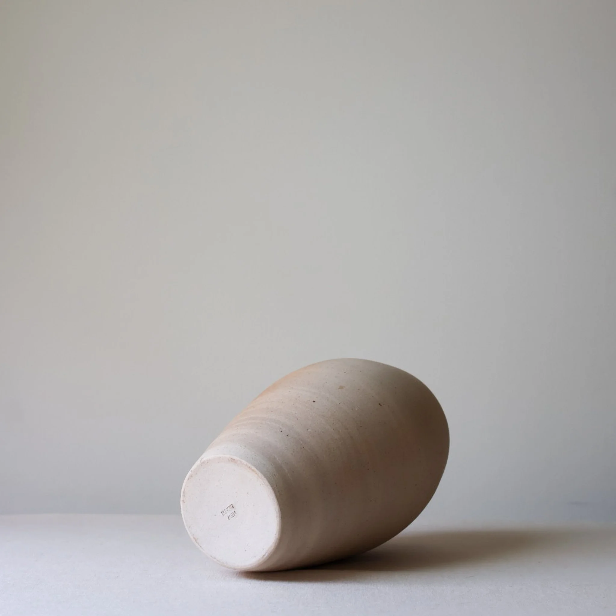 white-gray-flash-vase-2.jpg