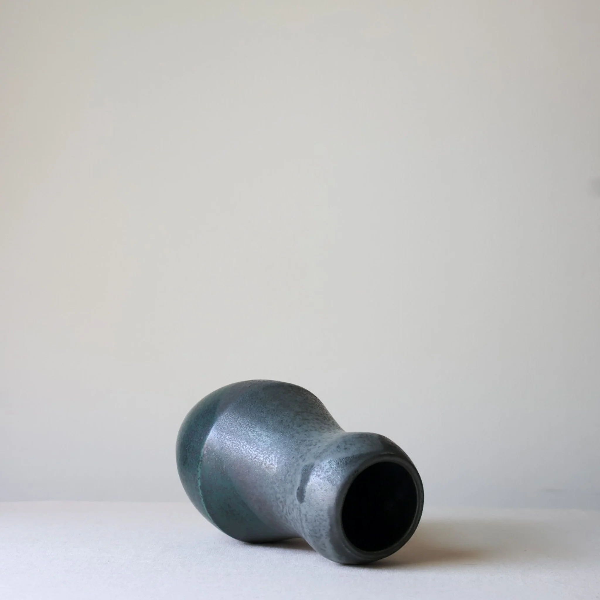 green-blue-reactive-vase-3.jpg