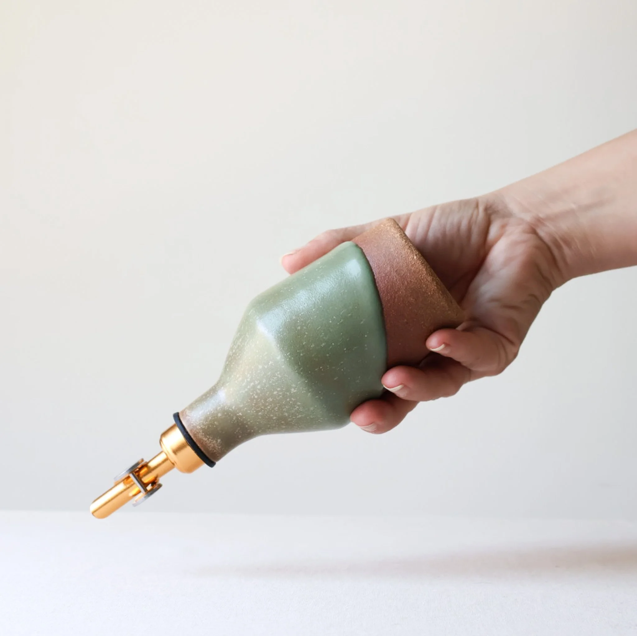 turquoise-finishing-oil-bottle-2.jpg