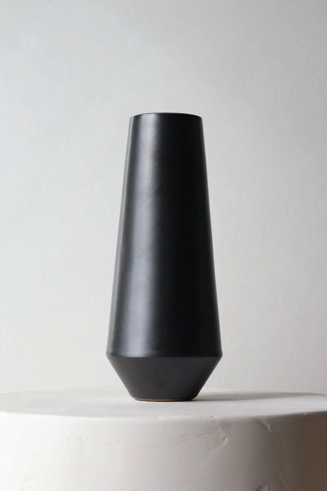 Tall Angular Vase in Santin Black
