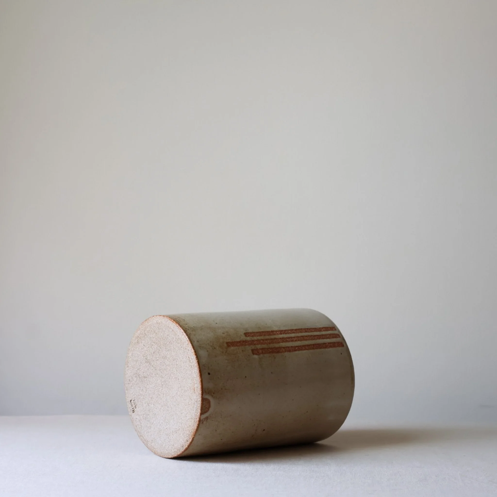 three-line-iron-white-utility-crock-2.jpg
