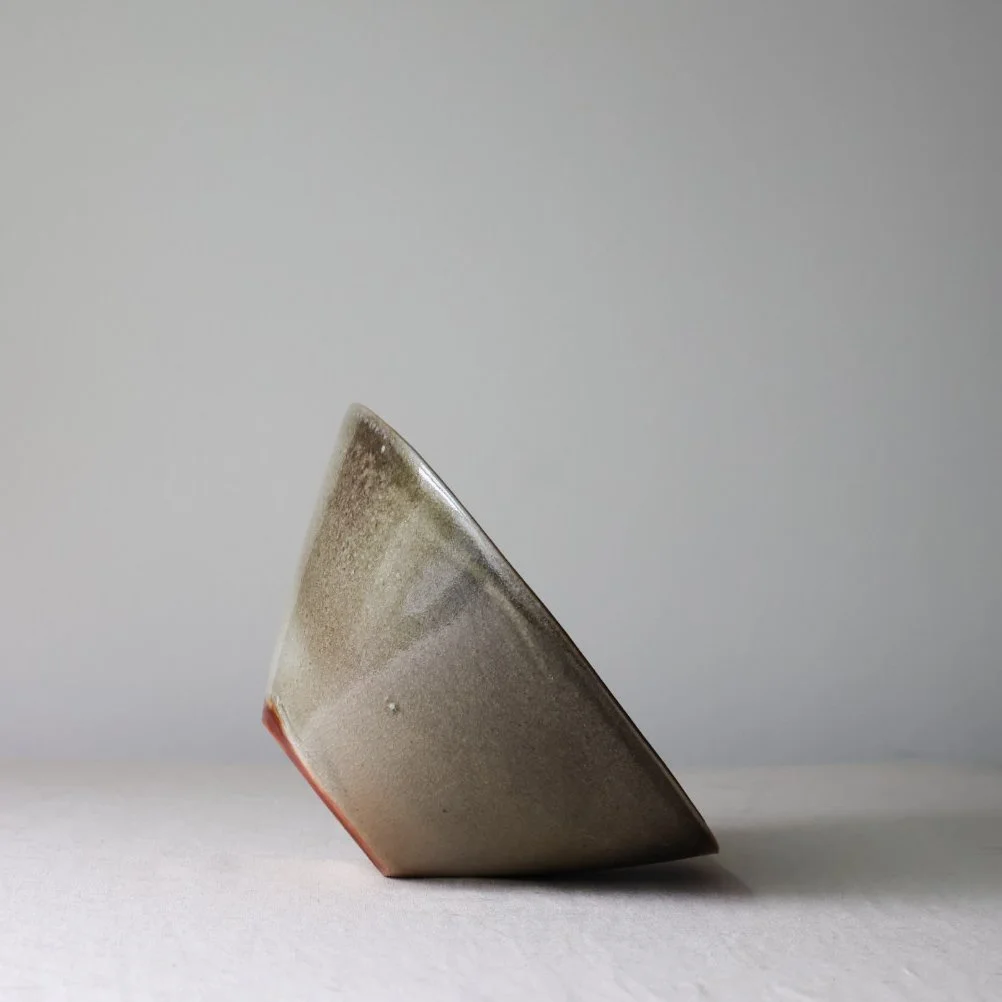 mossy-green-shino-triangular-ramen-bowl-second-3.jpg