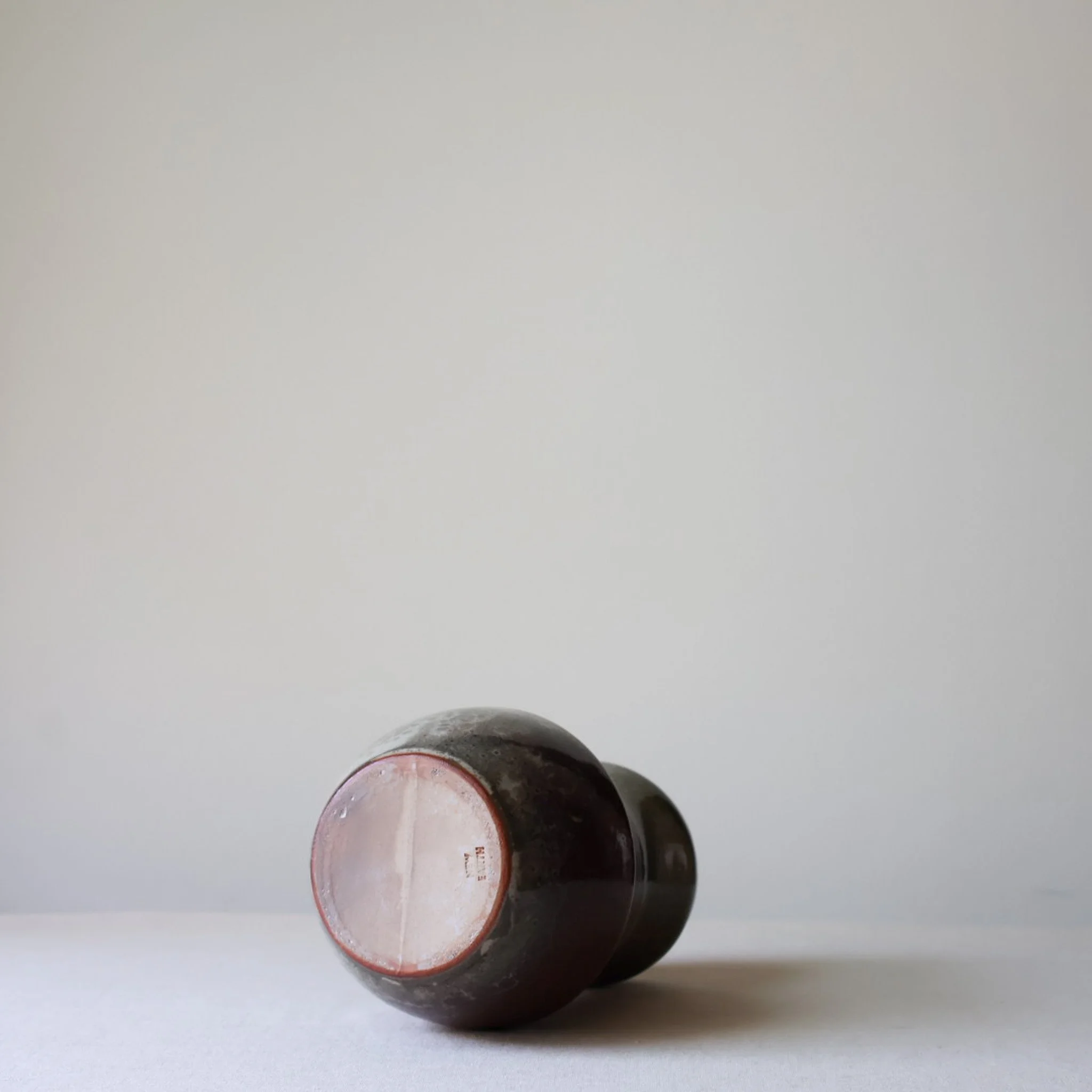 mossy-cranberry-shino-vase-second-5.jpg