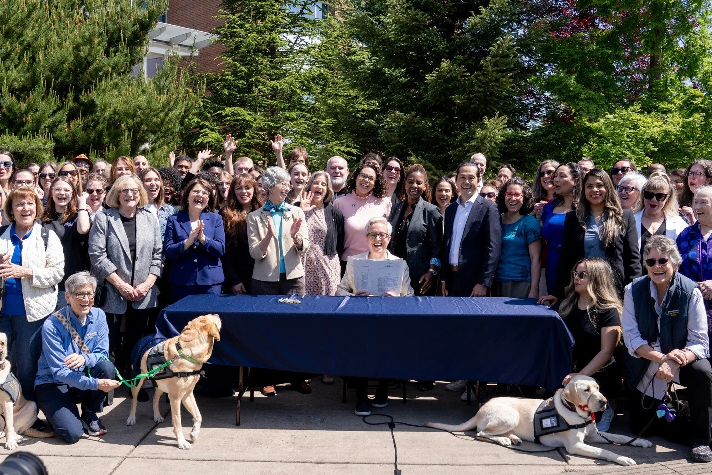 Latino Network is grateful to Governor Kotek and the Oregon Legislature for advancing and signing into law a suite of bills aimed at strengthening Oregon's behavioral health workforce and expanding access to mental health and addiction services. This