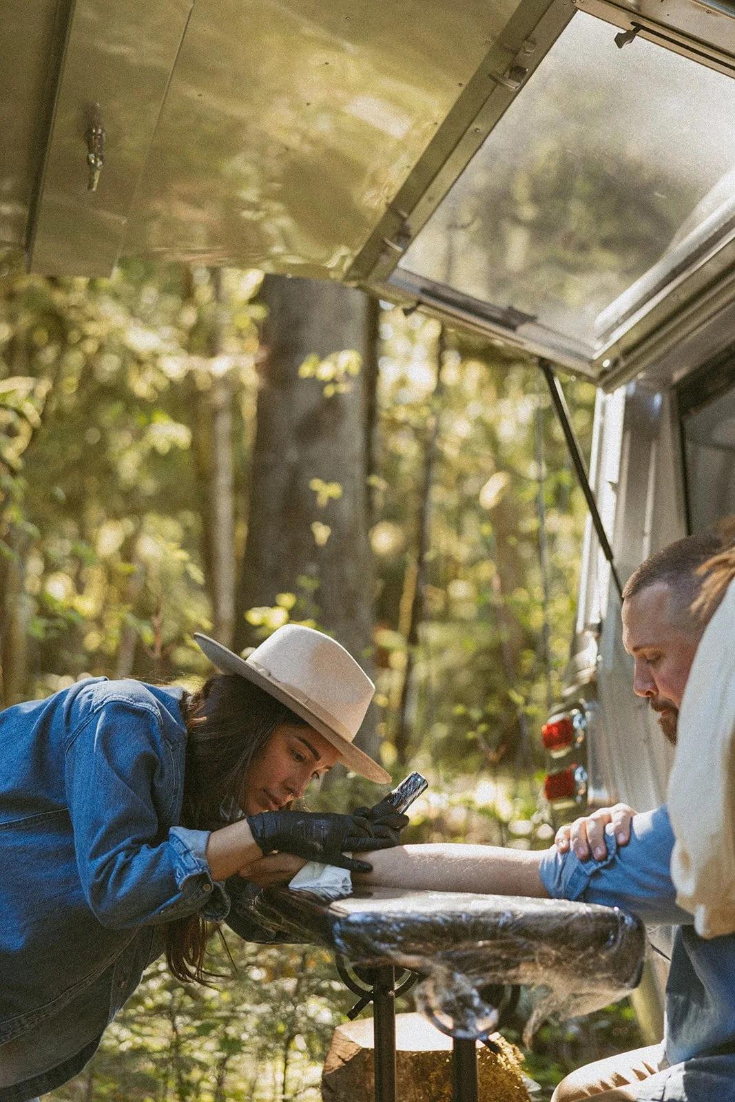 vow-renewal-mt-hood-oregon-highland-cow-farms-oregon-elopement-airstream-vintage-storytelling-dawn-photo-34.jpg