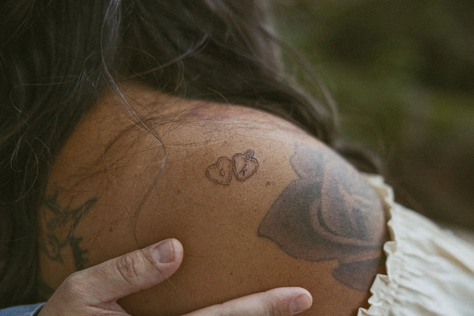 vow-renewal-mt-hood-oregon-highland-cow-farms-oregon-elopement-airstream-vintage-storytelling-dawn-photo-74.jpg