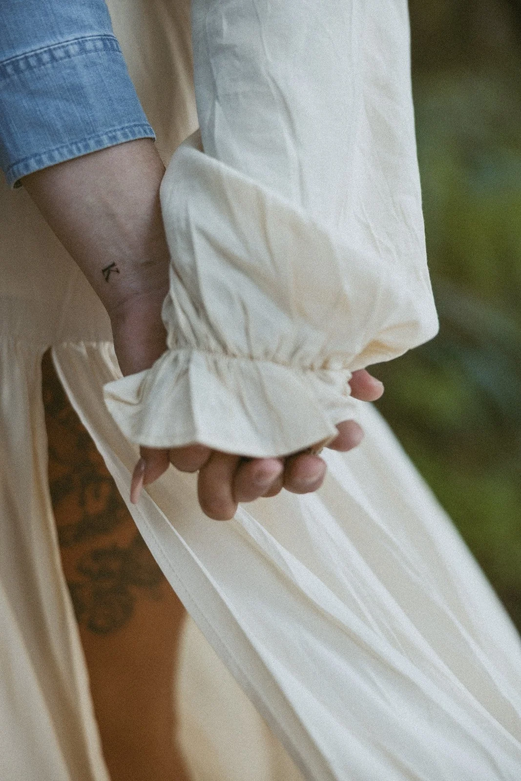vow-renewal-mt-hood-oregon-highland-cow-farms-oregon-elopement-airstream-vintage-storytelling-dawn-photo-73.jpg