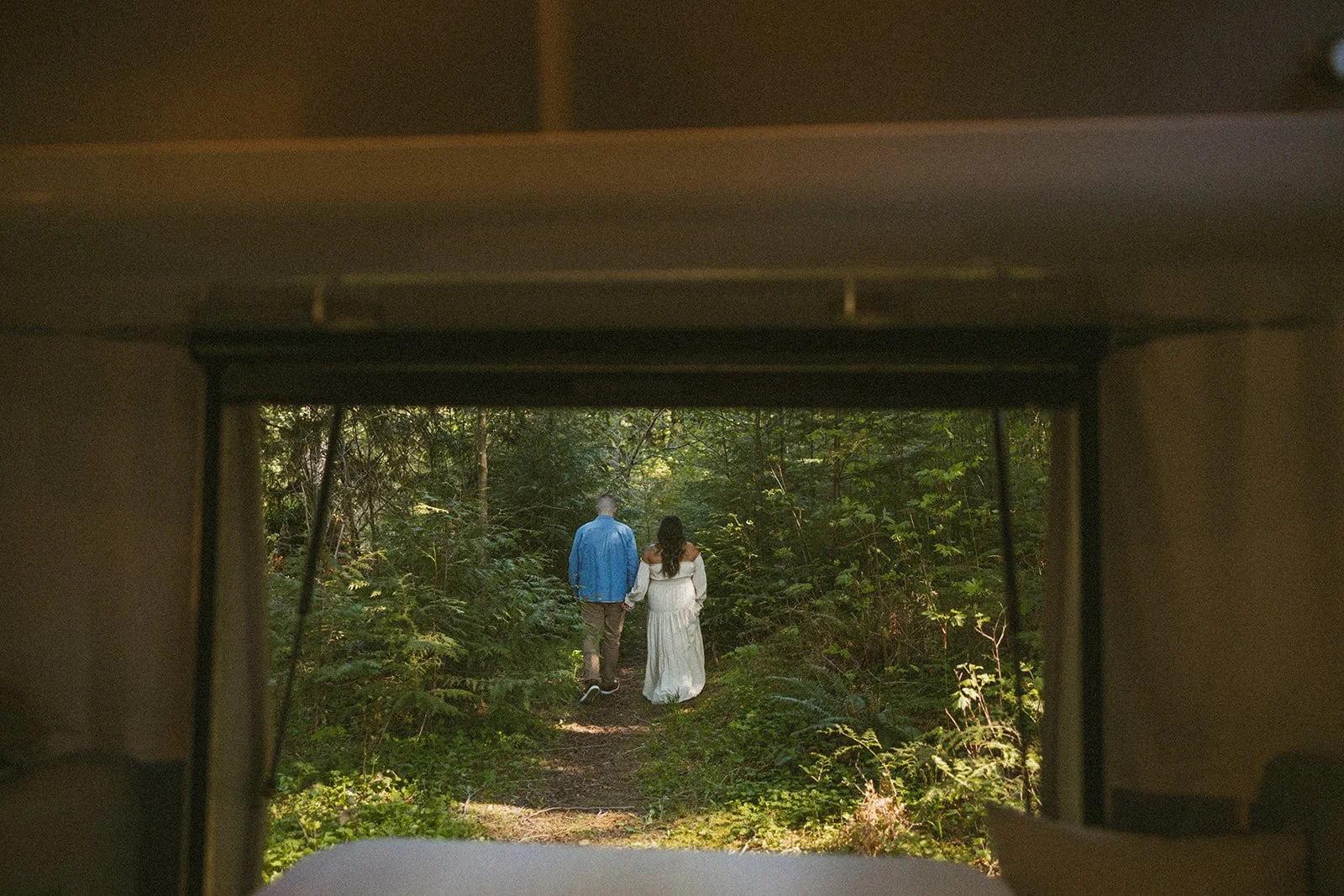 vow-renewal-mt-hood-oregon-highland-cow-farms-oregon-elopement-airstream-vintage-storytelling-dawn-photo-39.jpg