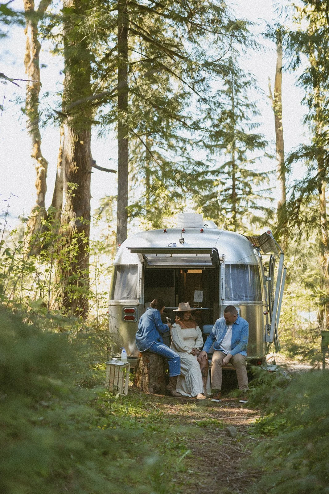 vow-renewal-mt-hood-oregon-highland-cow-farms-oregon-elopement-airstream-vintage-storytelling-dawn-photo-17.jpg