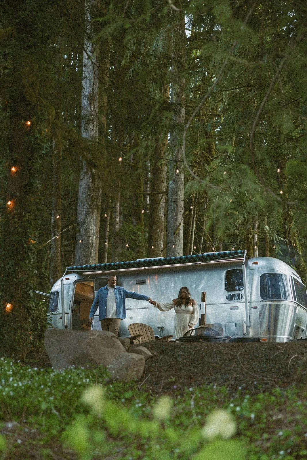 vow-renewal-mt-hood-oregon-highland-cow-farms-oregon-elopement-airstream-vintage-storytelling-dawn-photo-76.jpg