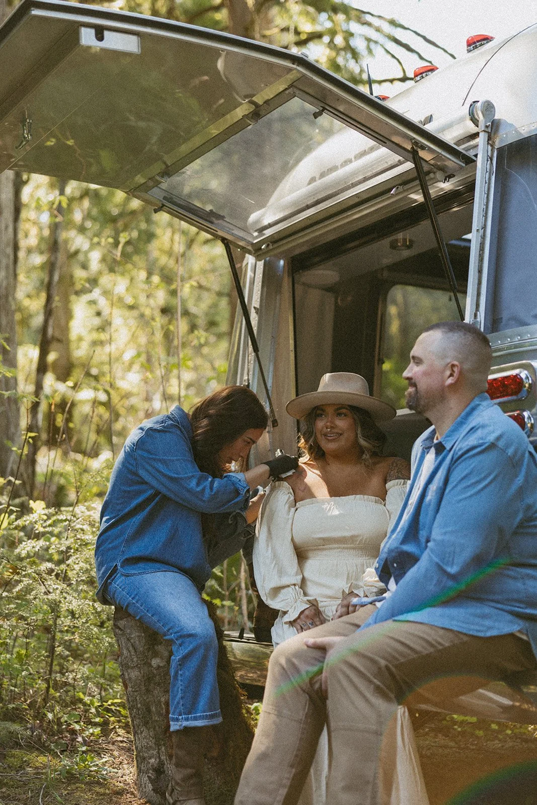 vow-renewal-mt-hood-oregon-highland-cow-farms-oregon-elopement-airstream-vintage-storytelling-dawn-photo-22.jpg