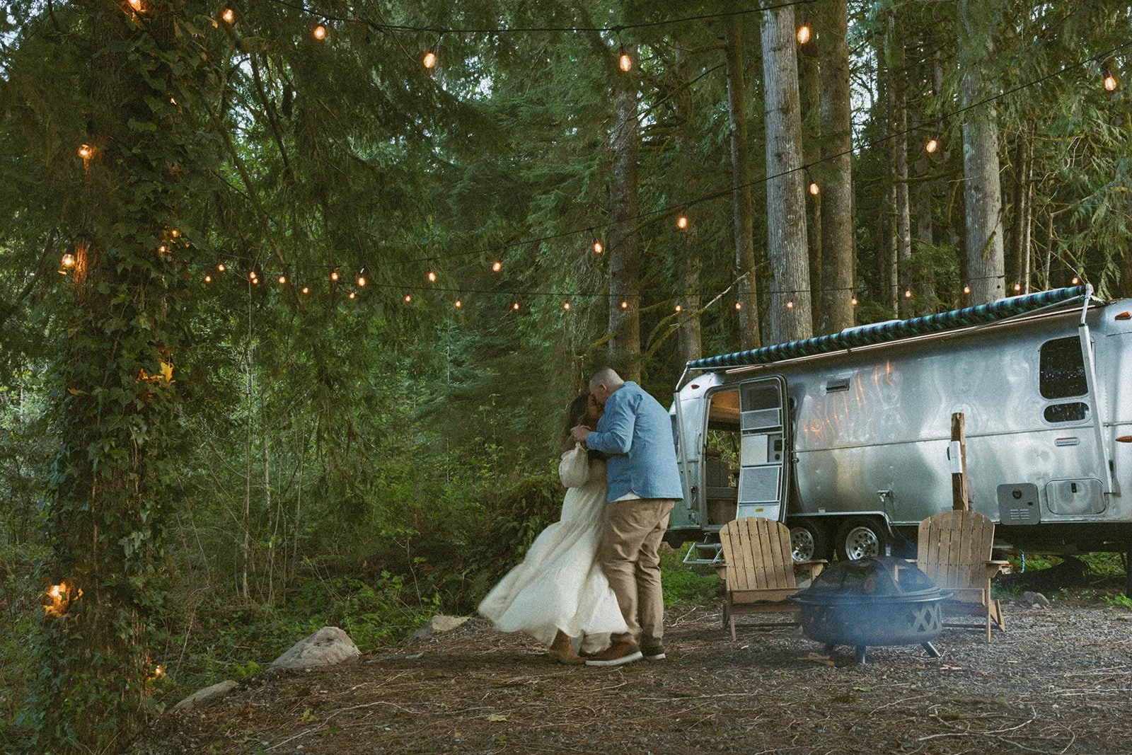 vow-renewal-mt-hood-oregon-highland-cow-farms-oregon-elopement-airstream-vintage-storytelling-dawn-photo-79.jpg