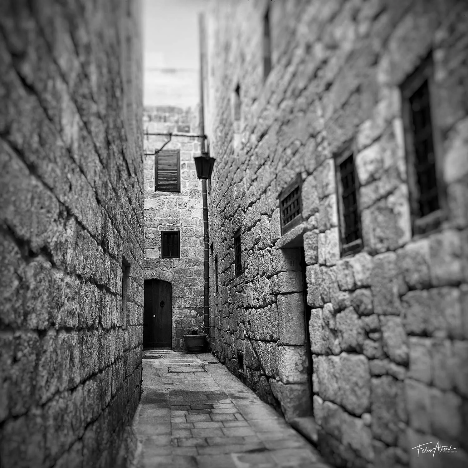 mdina-alley.jpg