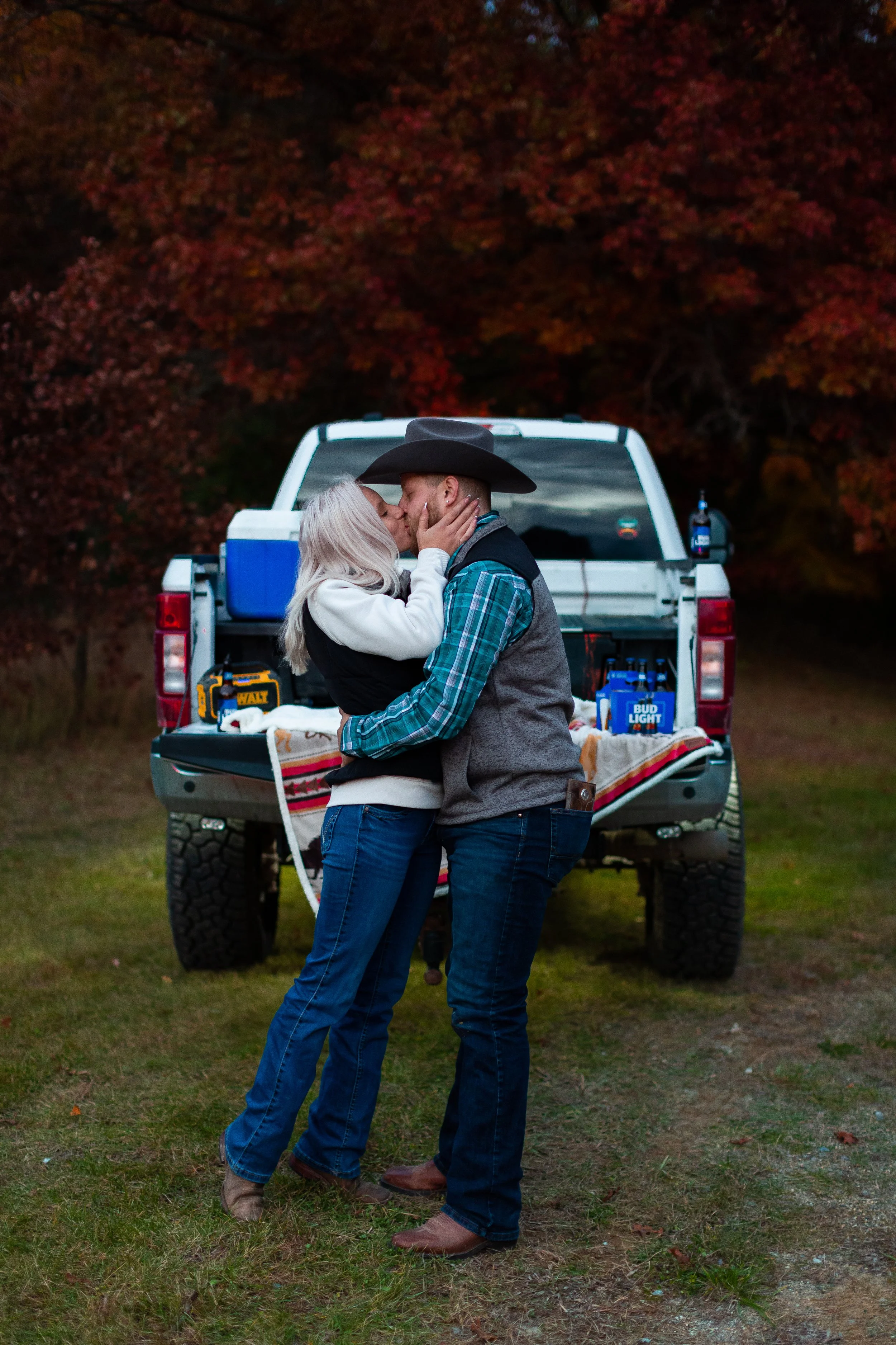 Nick-Nadya-ESession-10162022-55.jpg
