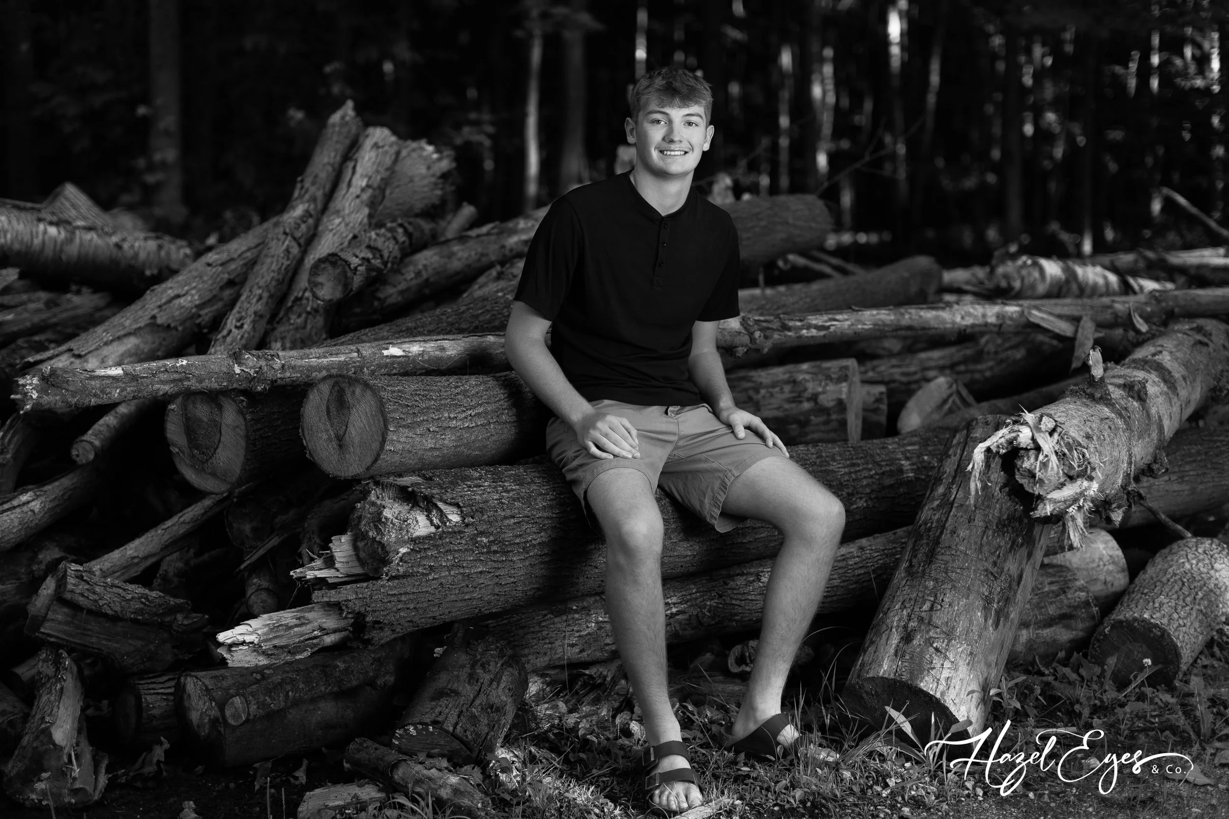 DrewSchmidt-2024-SeniorPhotos-24.jpg