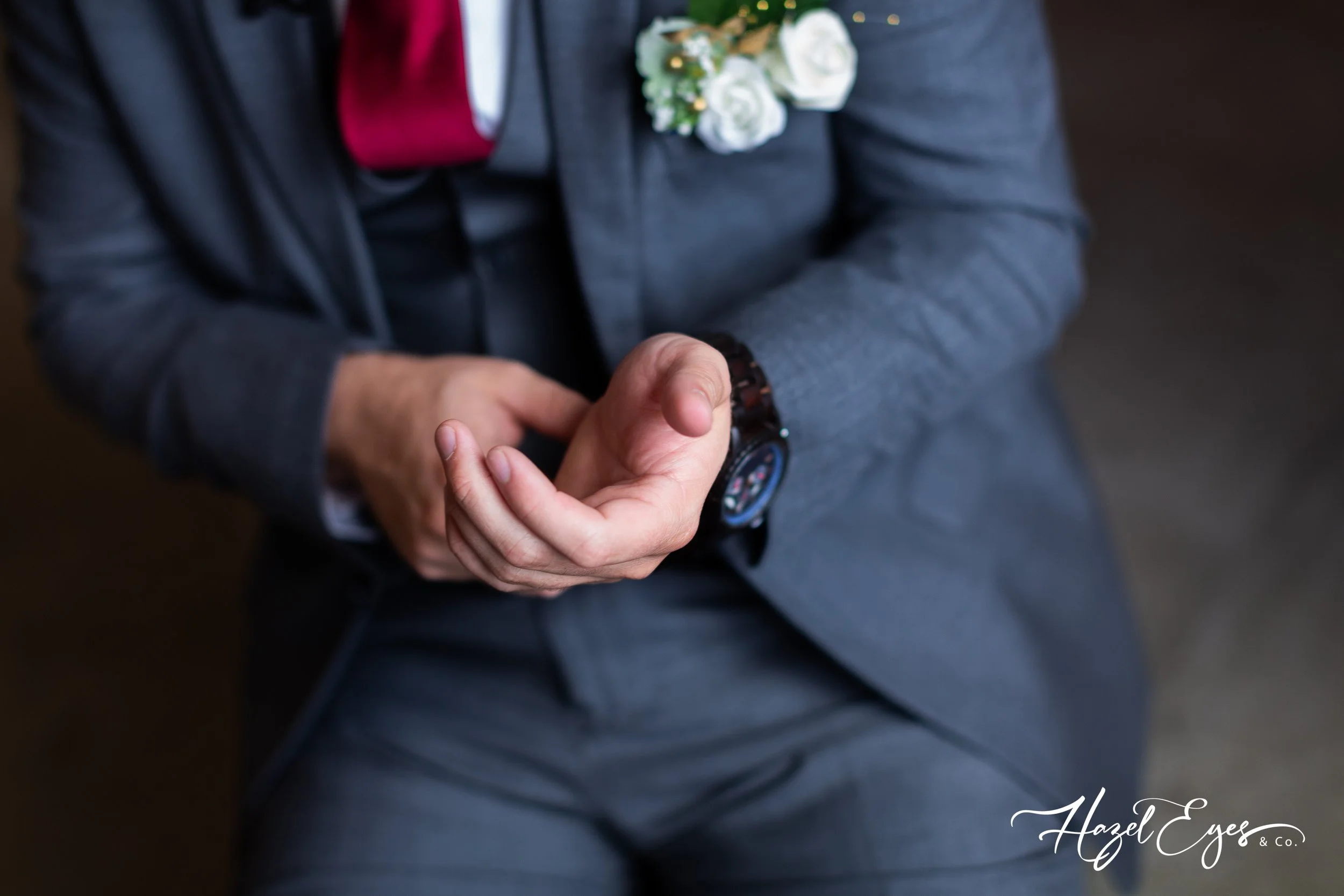Michigan outdoor wedding. bride and groom photo. bride dress. groom suit. bride’s dress. Michigan wedding photographer. Hazel Eyes & Co. August wedding. Summer wedding.  Creekside Acres Event Barn Goodrich, MI 48438 groom's suit