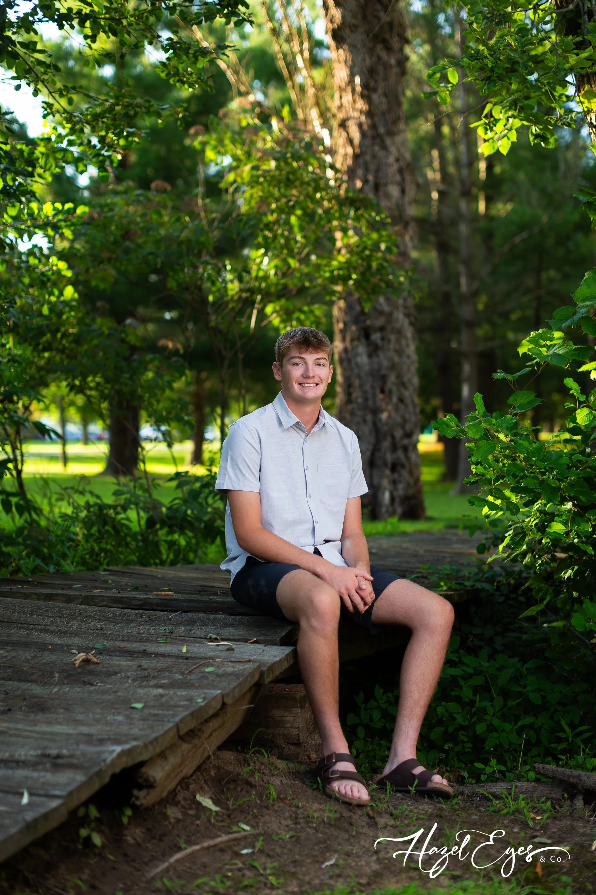DrewSchmidt-2024-SeniorPhotos-3.jpg