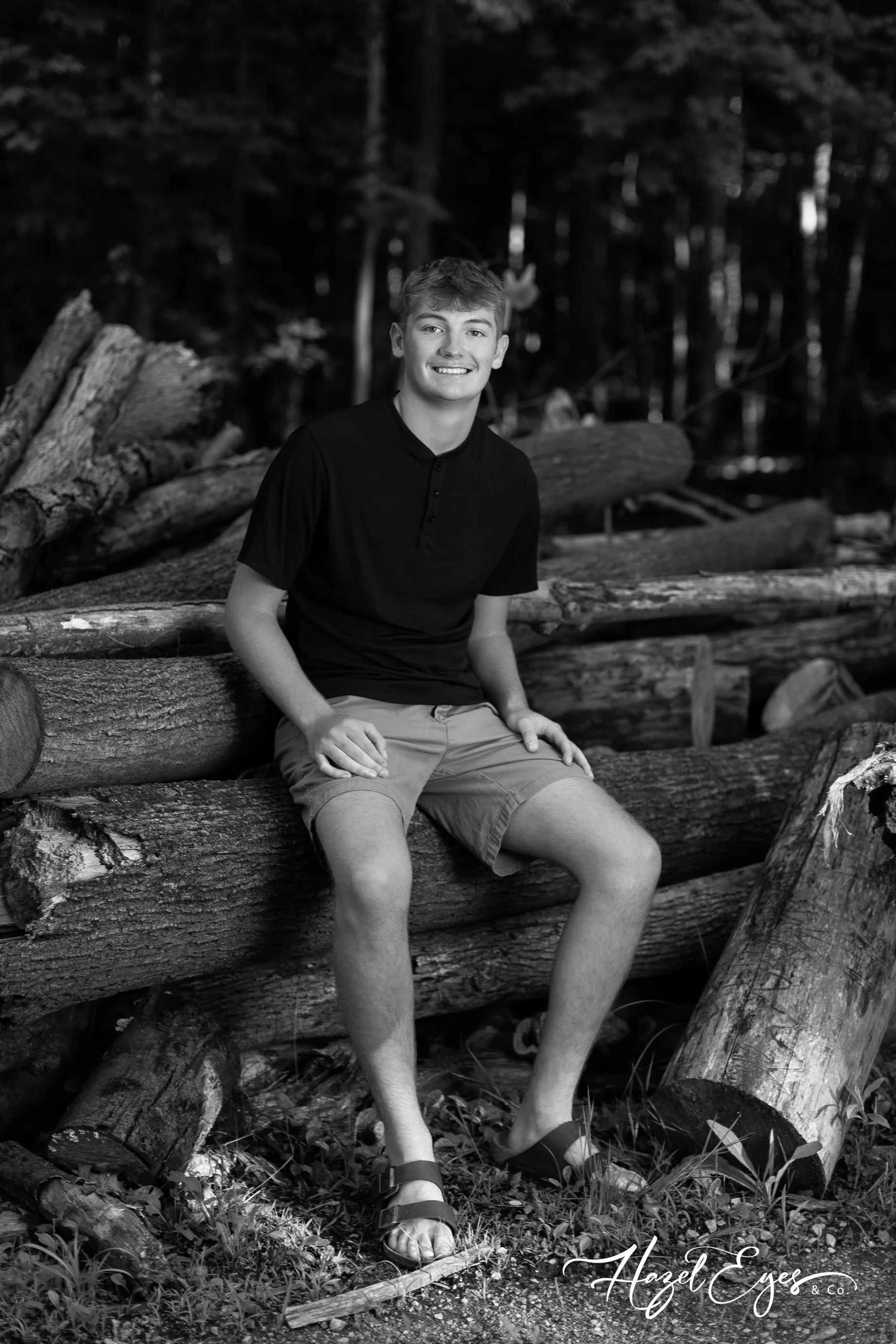 DrewSchmidt-2024-SeniorPhotos-26.jpg