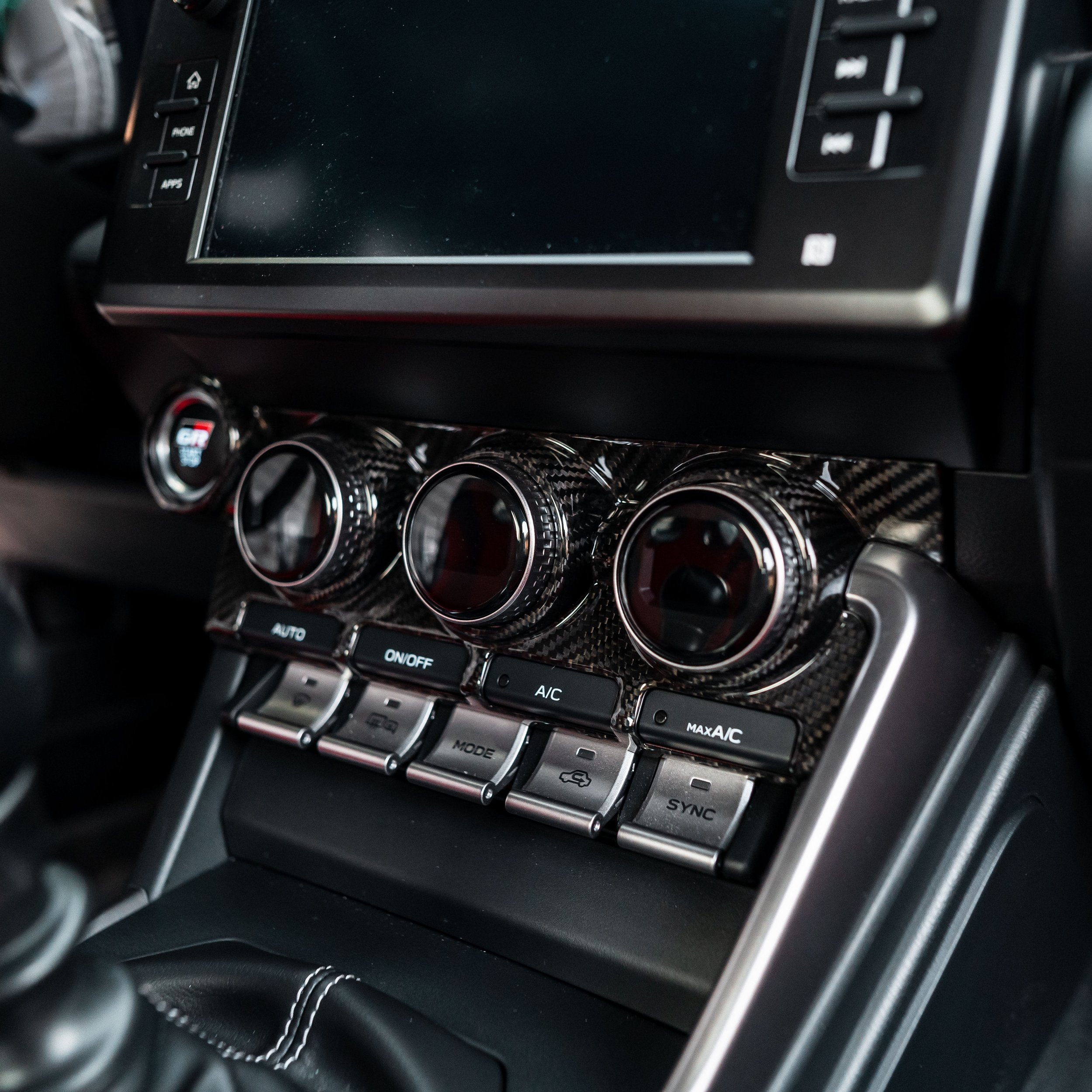 Knob-Panel-Installed.jpg